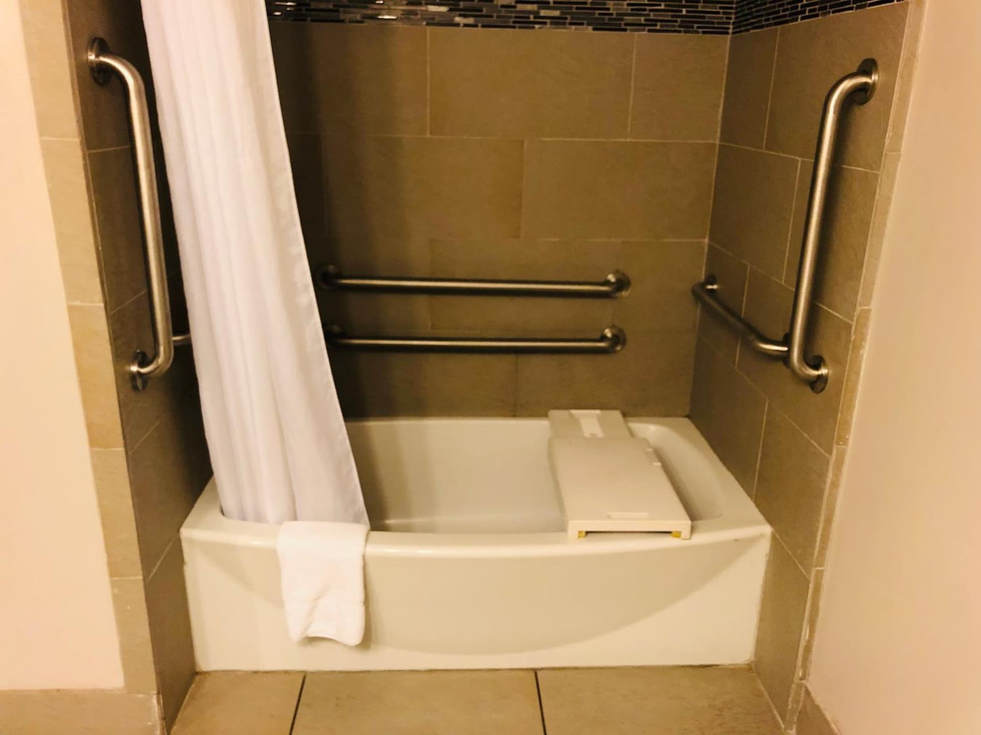 Country Inn & Suites by Radisson, Nashville Airport East, TN gallery photo in Nashville, TN — image 7