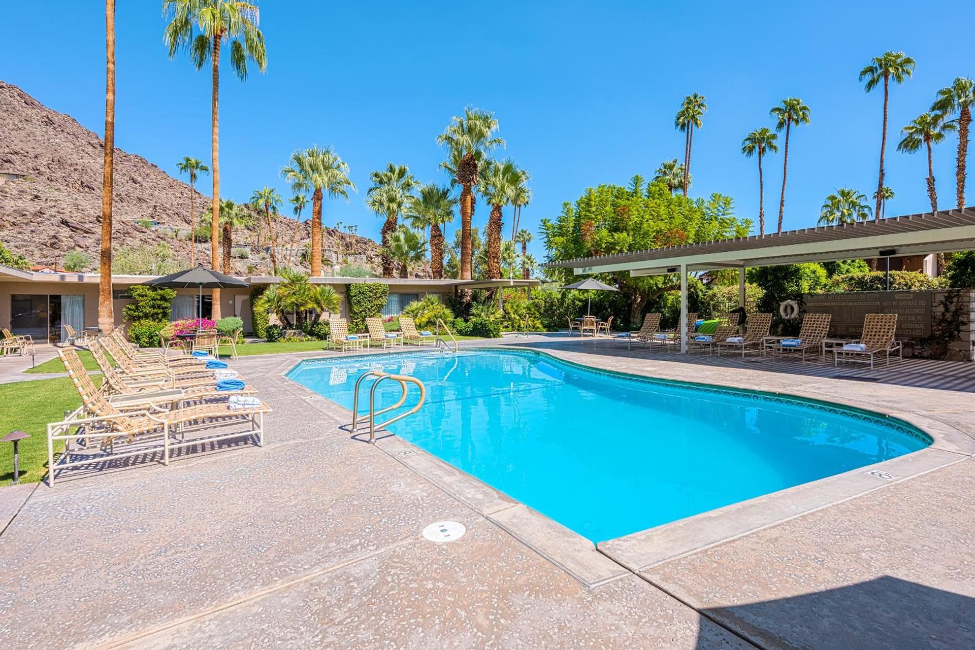 Desert Hills - 21 and Over - A Town & Desert Boutique Hotel property views in Palm Springs, CA — gallery photo 3