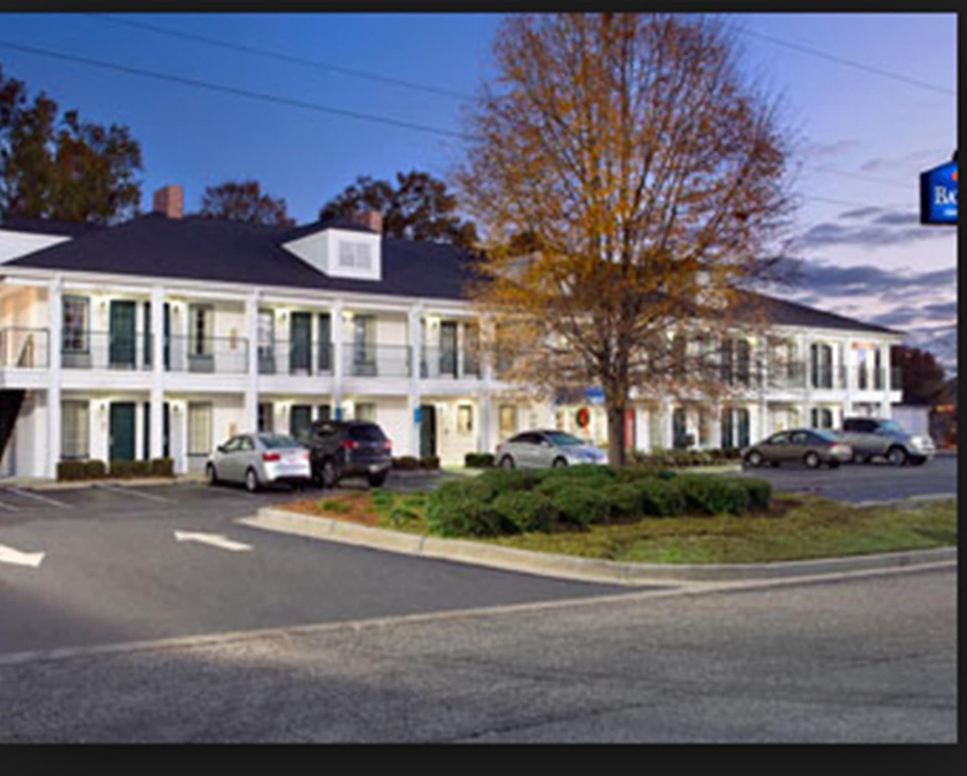 Baymont by Wyndham Roanoke Rapids interior in Roanoke Rapids, NC — gallery photo 2