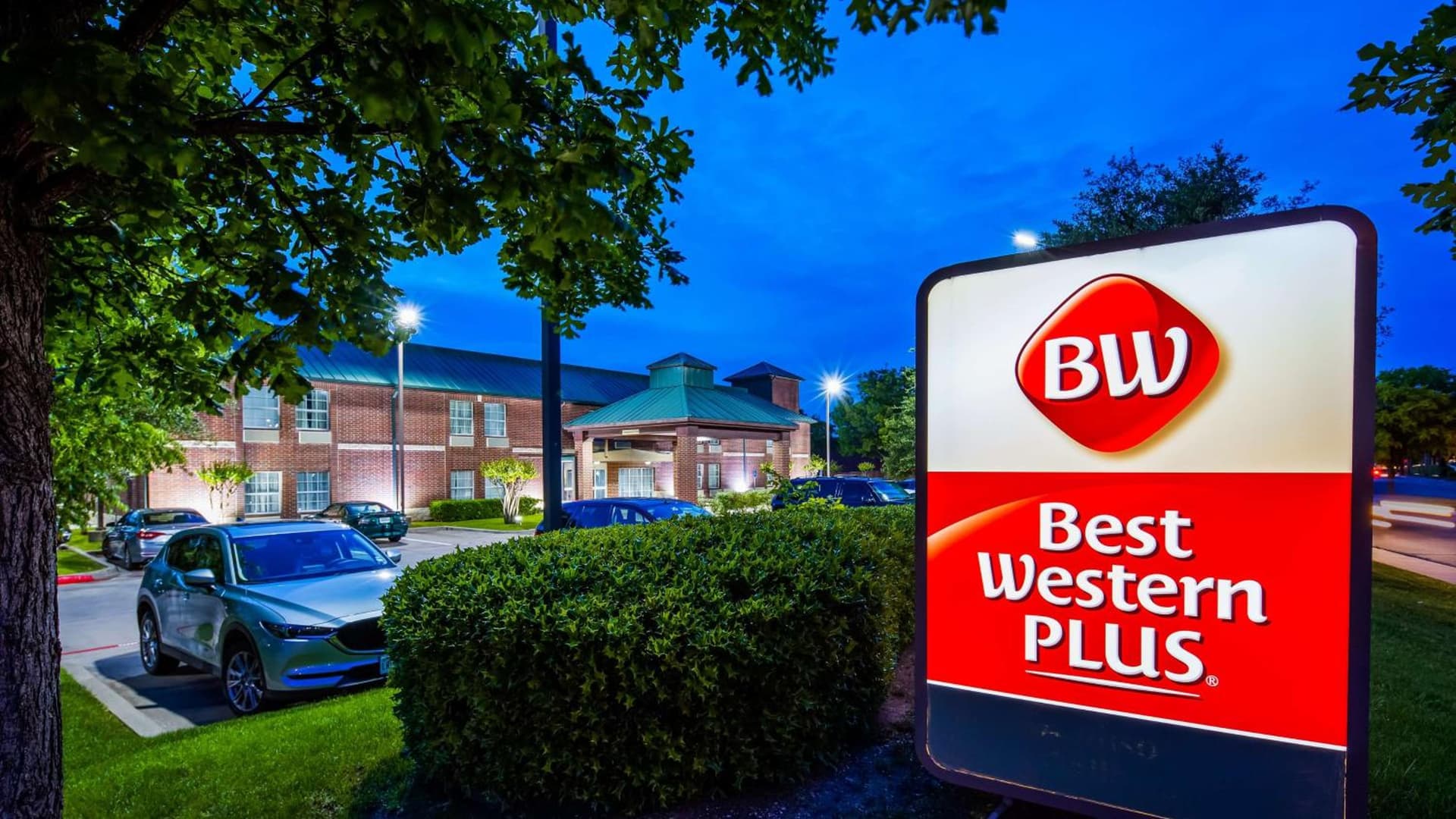 Clarion Pointe Addison - Dallas North — hotel in Addison, Texas