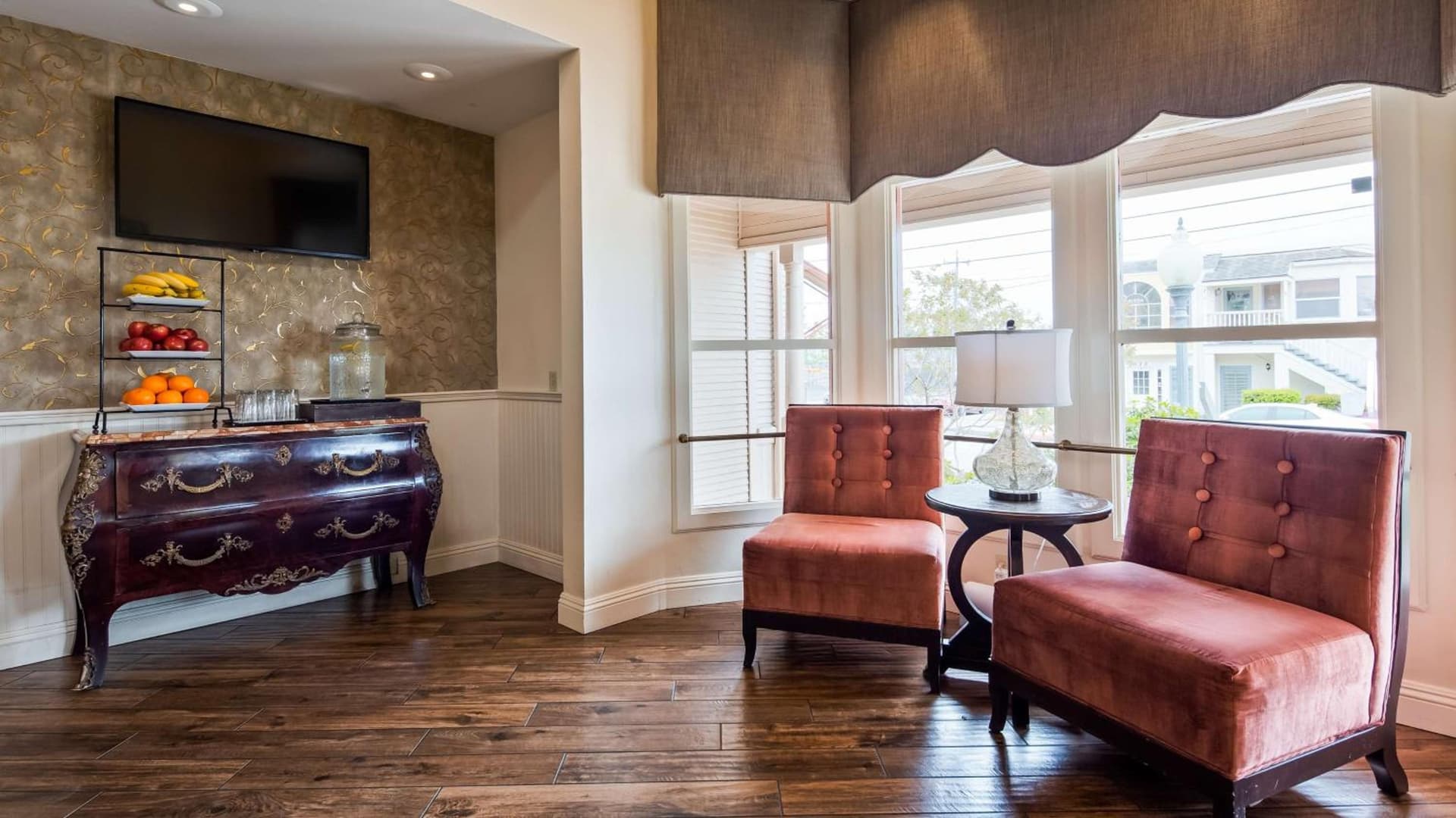 Victorian Inn property views in Monterey, CA — gallery photo 3