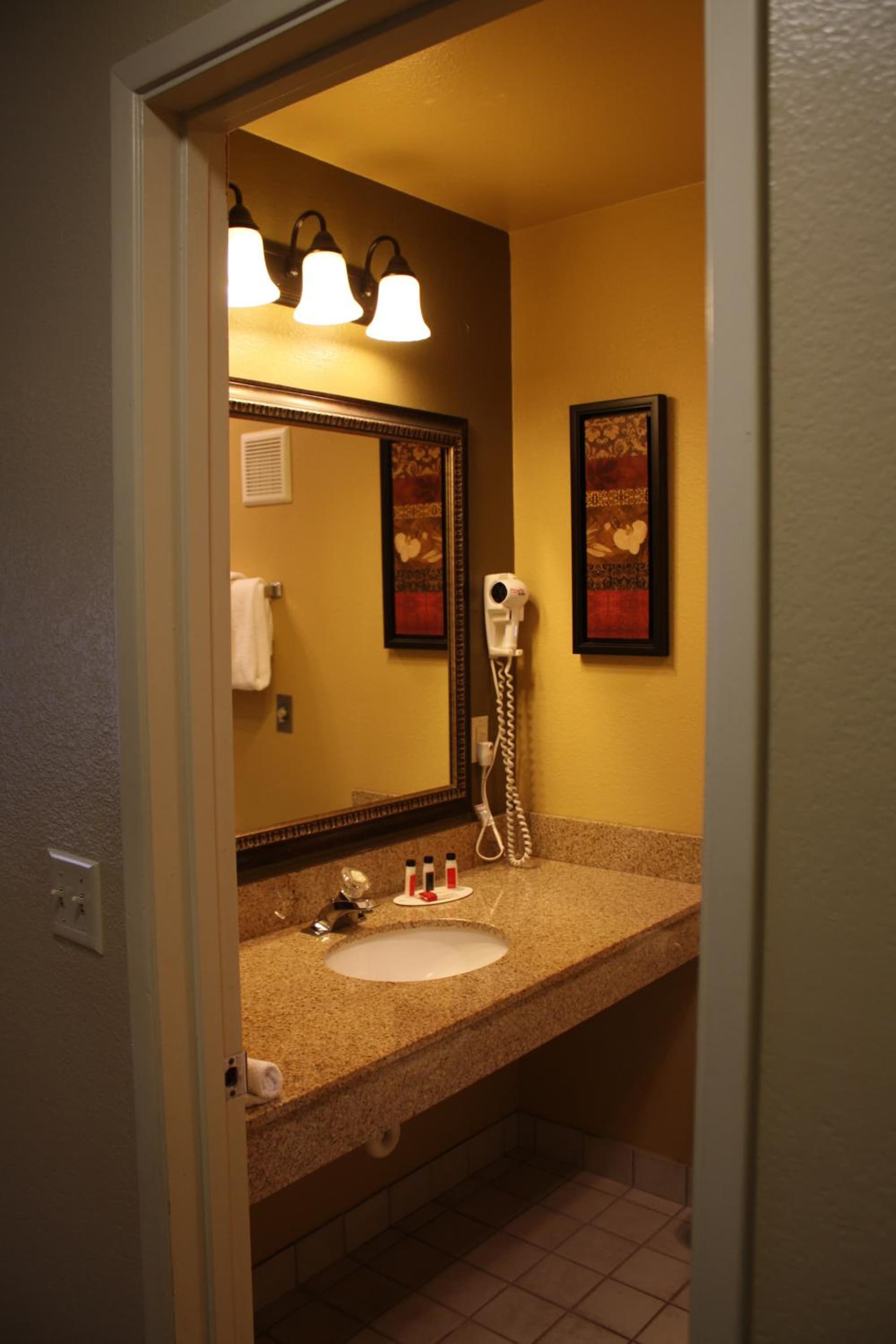 Baymont by Wyndham Yakima Riverfront gallery photo in Yakima, WA — image 15