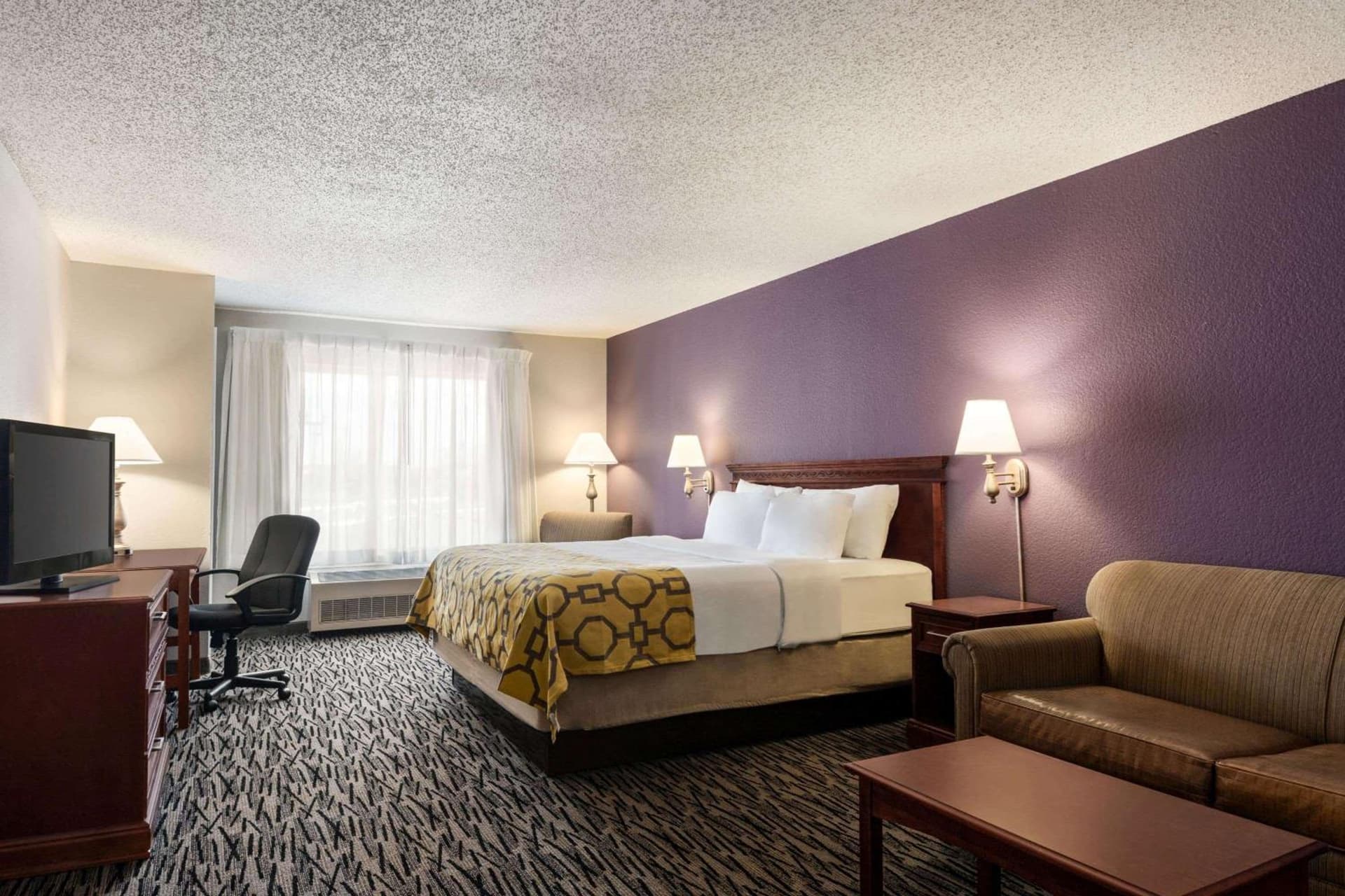 Baymont by Wyndham Springfield I-44 gallery photo in Springfield, MO — image 48