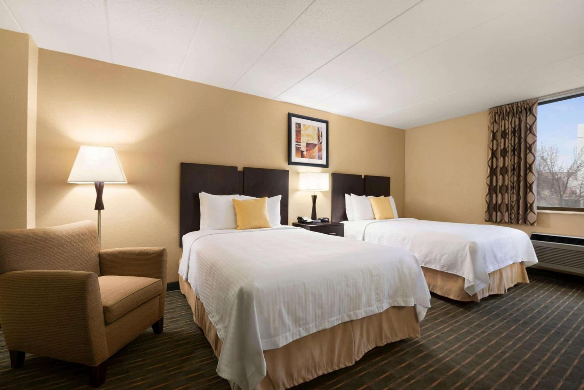 Days Hotel by Wyndham University Ave SE gallery photo in Minneapolis, MN — image 7