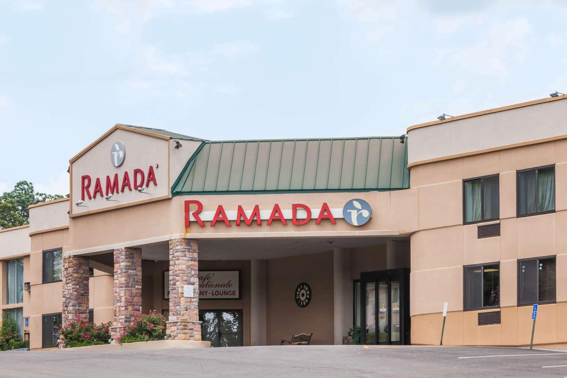Ramada by Wyndham Newburgh/West Point interior in Newburgh, NY — gallery photo 2