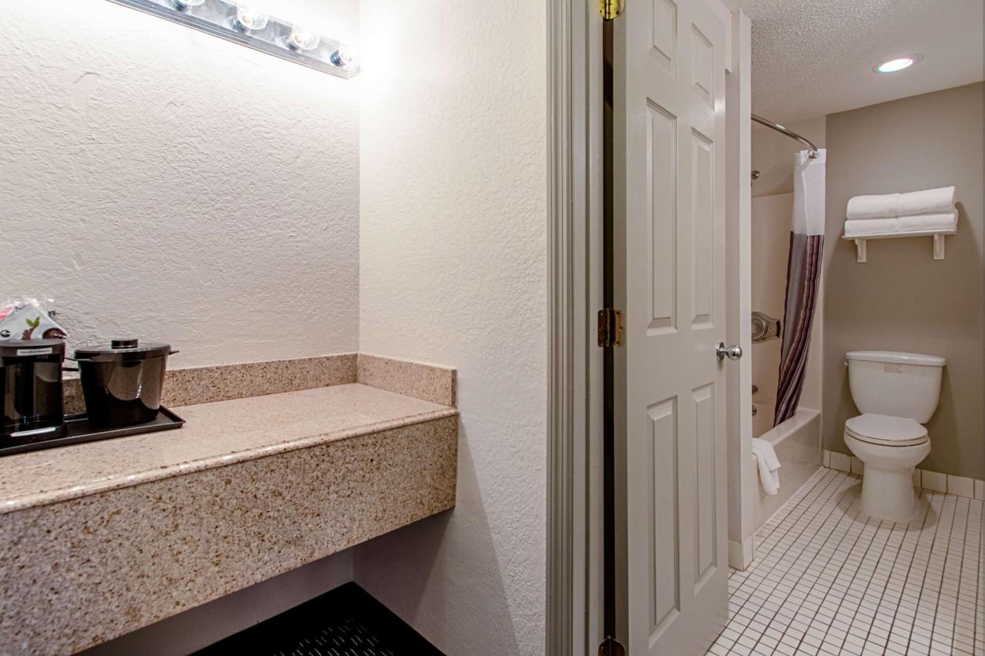 La Quinta Inn by Wyndham Ft. Lauderdale Tamarac East interior in Fort Lauderdale, FL — gallery photo 2