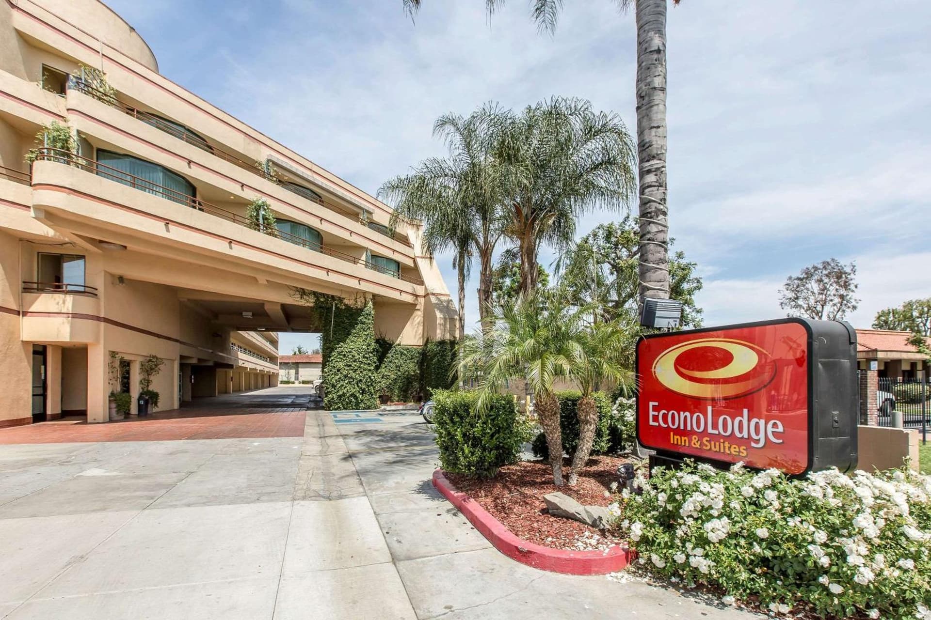 Econo Lodge Inn & Suites Riverside - Corona — hotel in Riverside, California