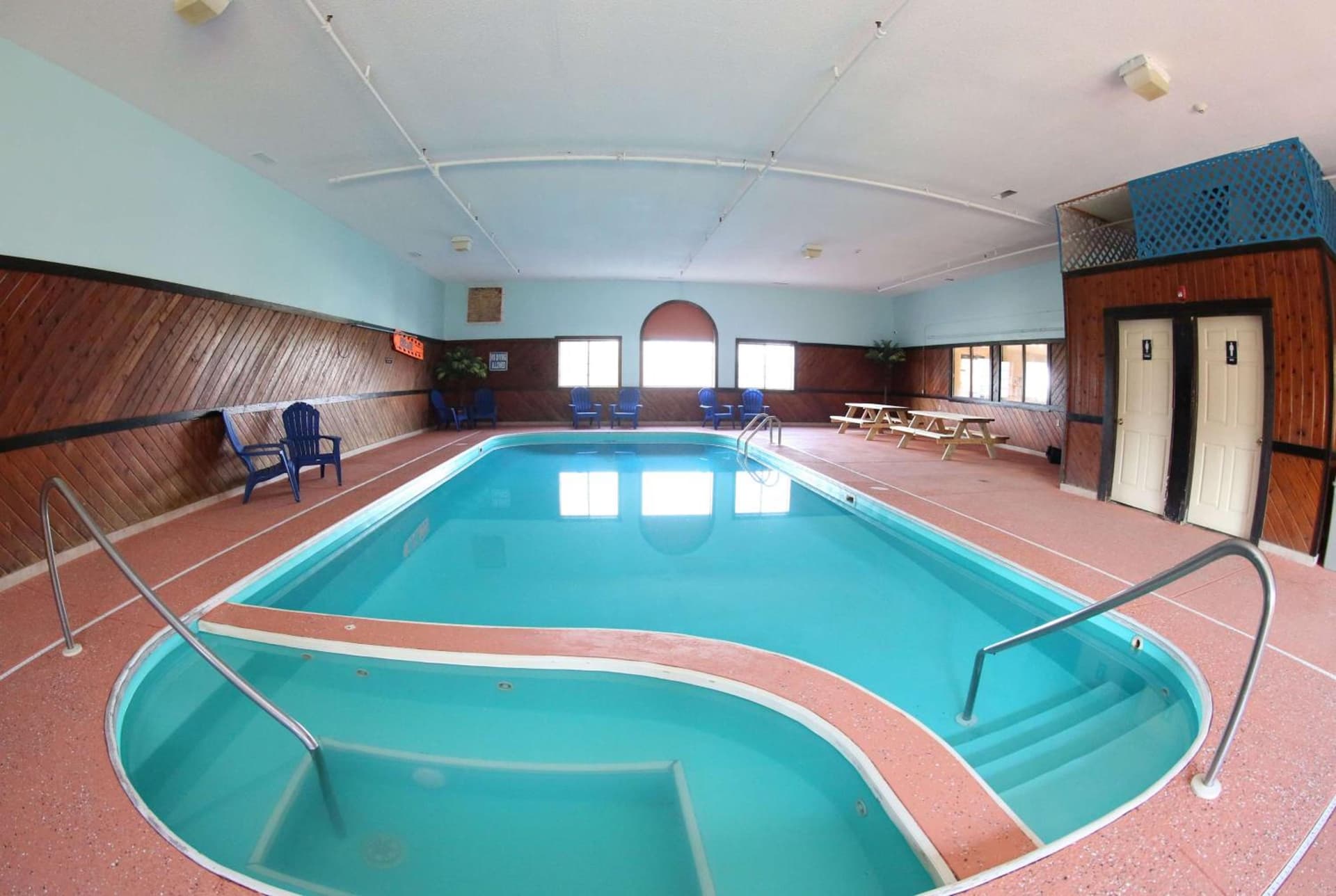 Super 8 by Wyndham Portsmouth property views in Portsmouth, OH — gallery photo 3