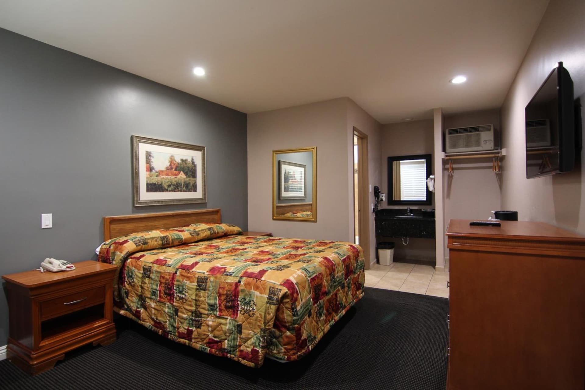 Dunes Inn - Sunset gallery photo in Los Angeles, CA — image 24