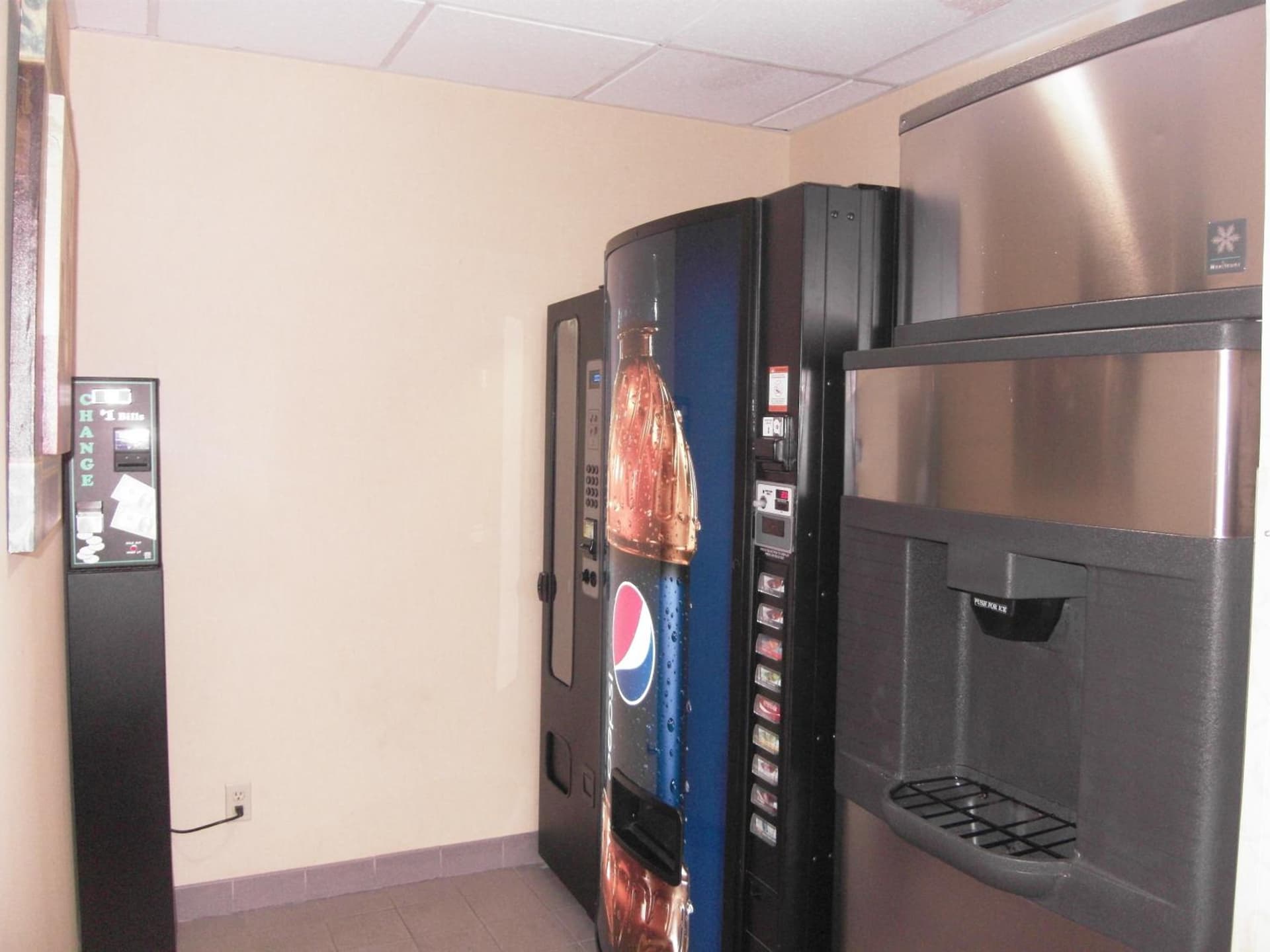 Country Inn & Suites by Radisson, Oklahoma City at Northwest Expressway, OK gallery photo in Oklahoma City, OK — image 49