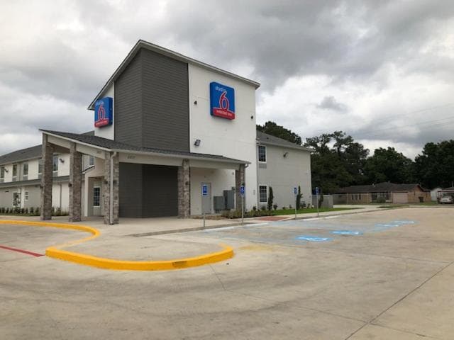 Studio 6 Lake Charles gallery photo in Lake Charles, LA — image 18