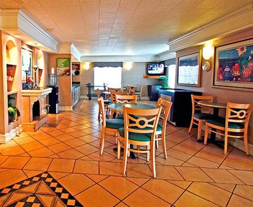 Motel 6-Garland, TX - Northeast Dallas gallery photo in Garland, TX — image 35