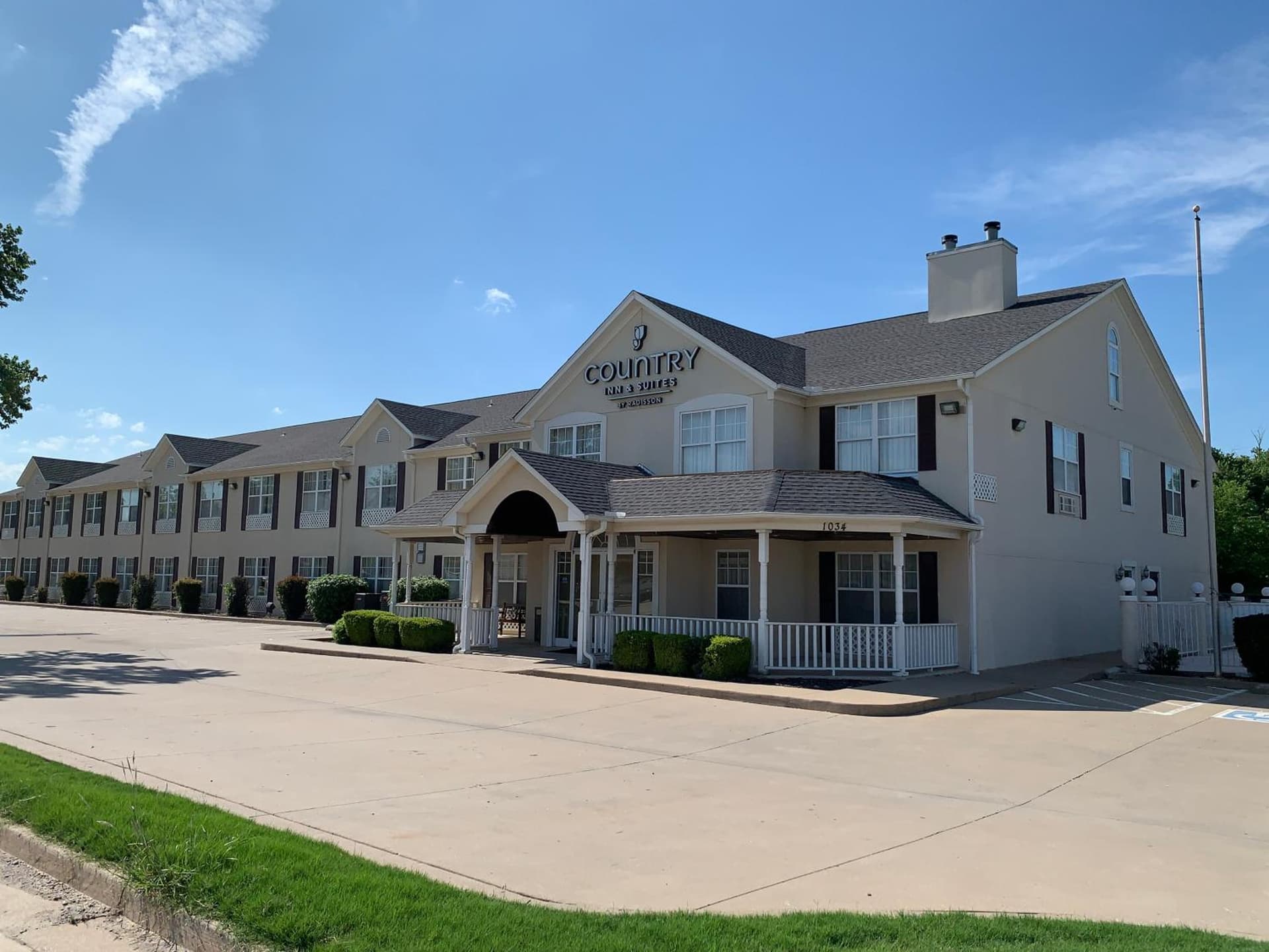 Country Inn & Suites by Radisson, Tulsa, OK interior in Tulsa, OK — gallery photo 2