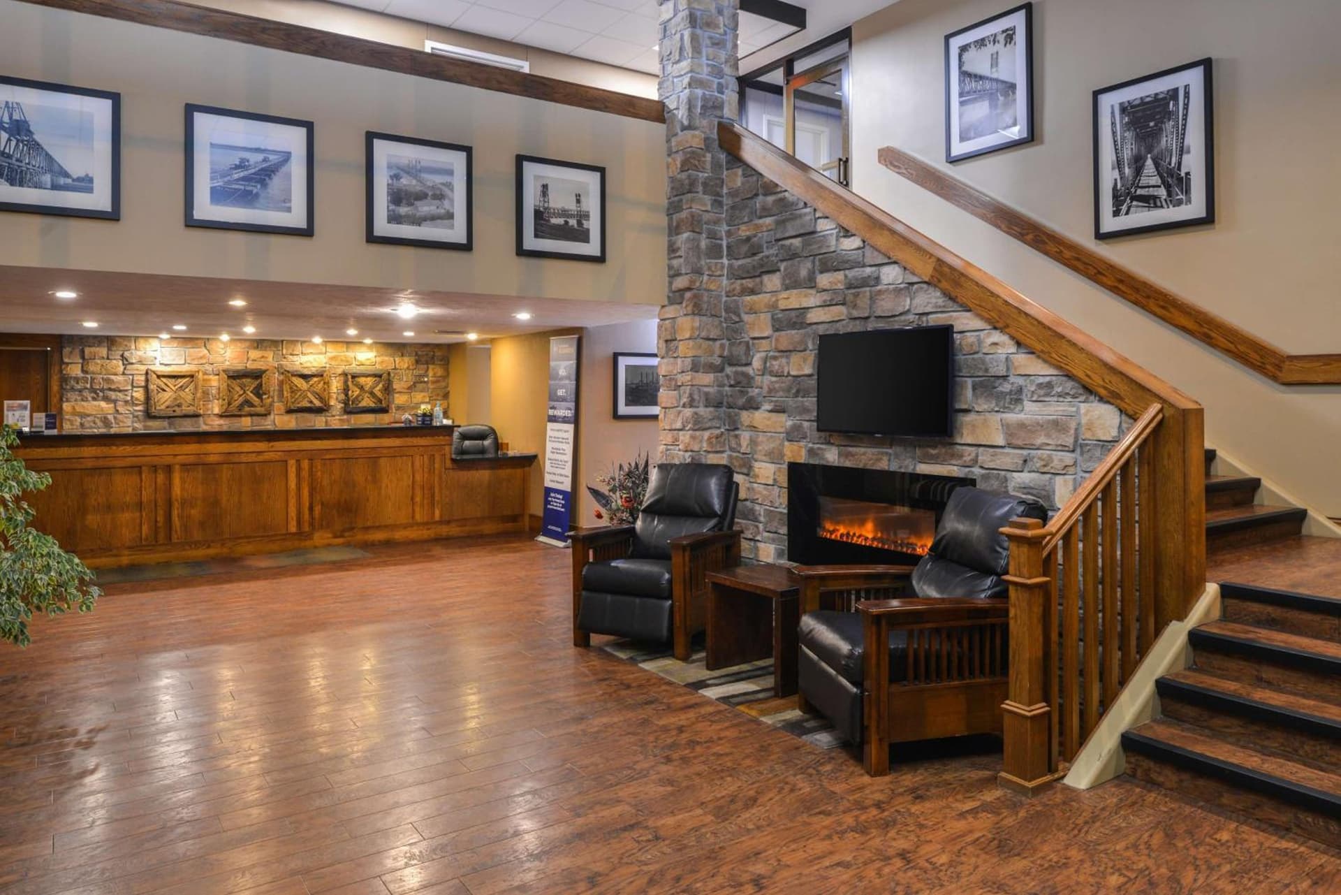 Best Western Kelly Inn - Yankton interior in Yankton, SD — gallery photo 2