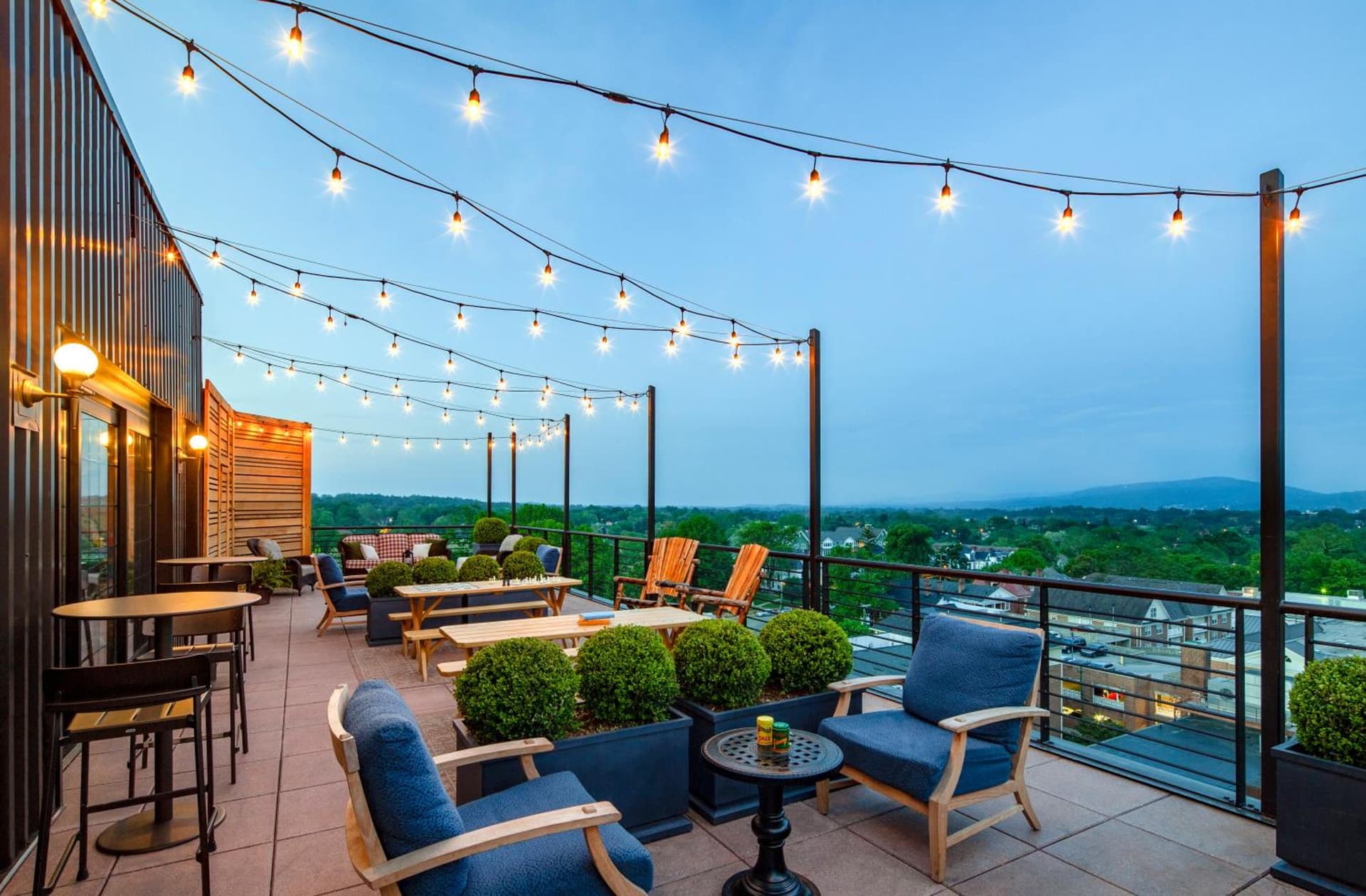 Graduate by Hilton Charlottesville gallery photo in Charlottesville, VA — image 94