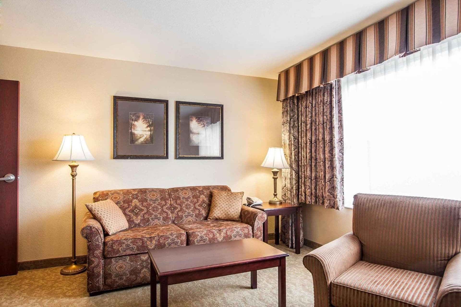 Comfort Inn & Suites McMinnville Wine Country gallery photo in McMinnville, OR — image 14
