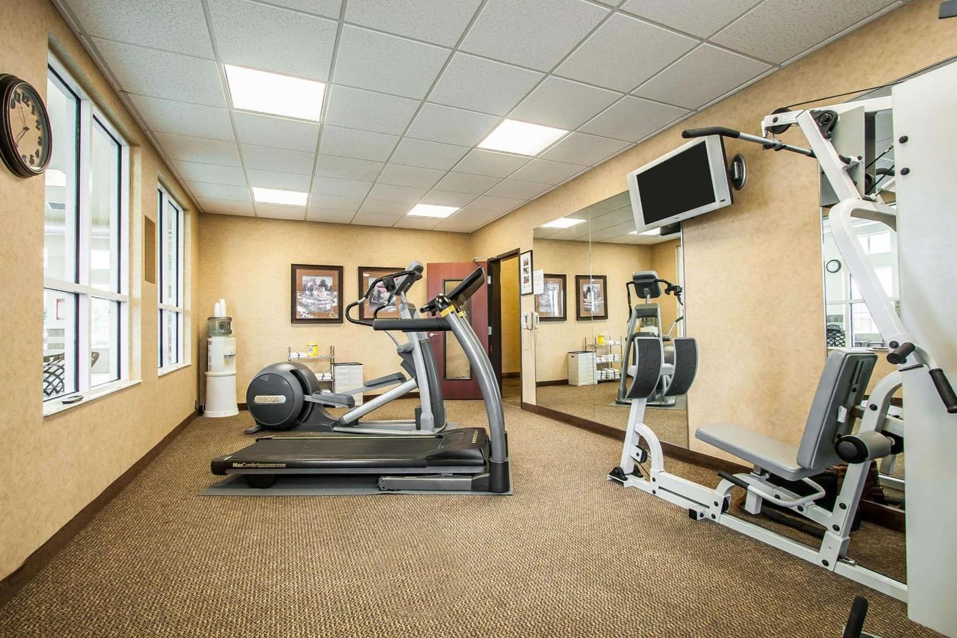 Comfort Inn & Suites McMinnville Wine Country gallery photo in McMinnville, OR — image 9