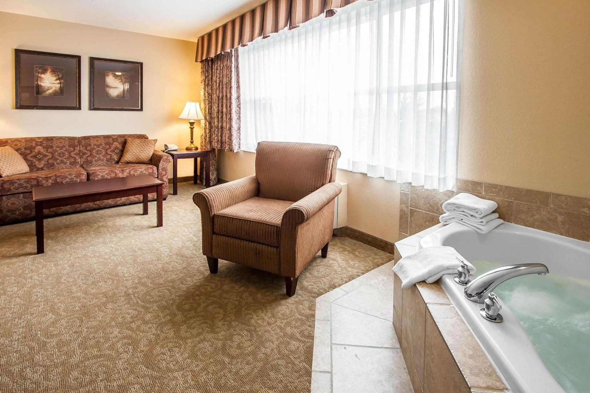 Comfort Inn & Suites McMinnville Wine Country gallery photo in McMinnville, OR — image 15