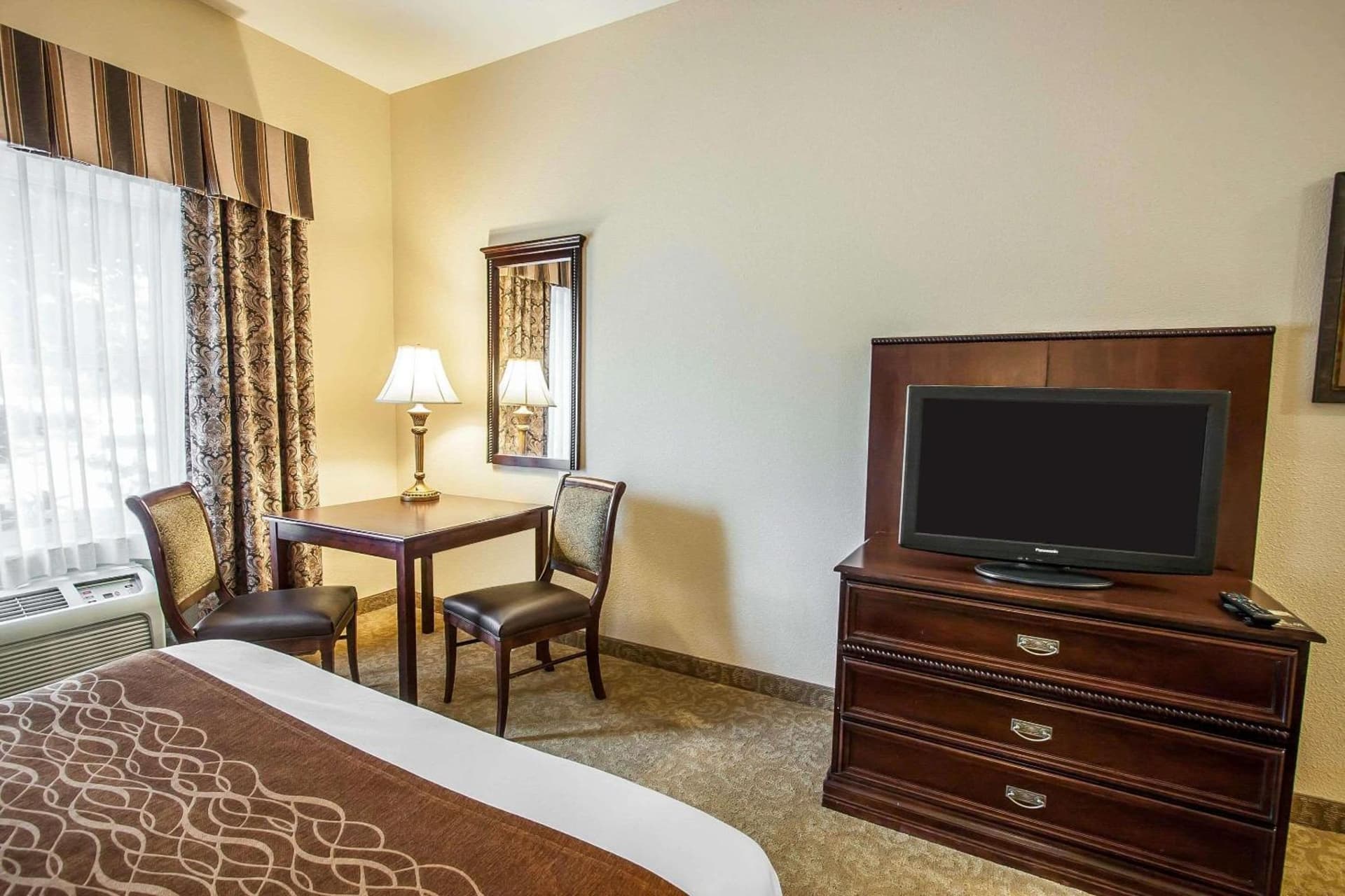 Comfort Inn & Suites McMinnville Wine Country gallery photo in McMinnville, OR — image 29