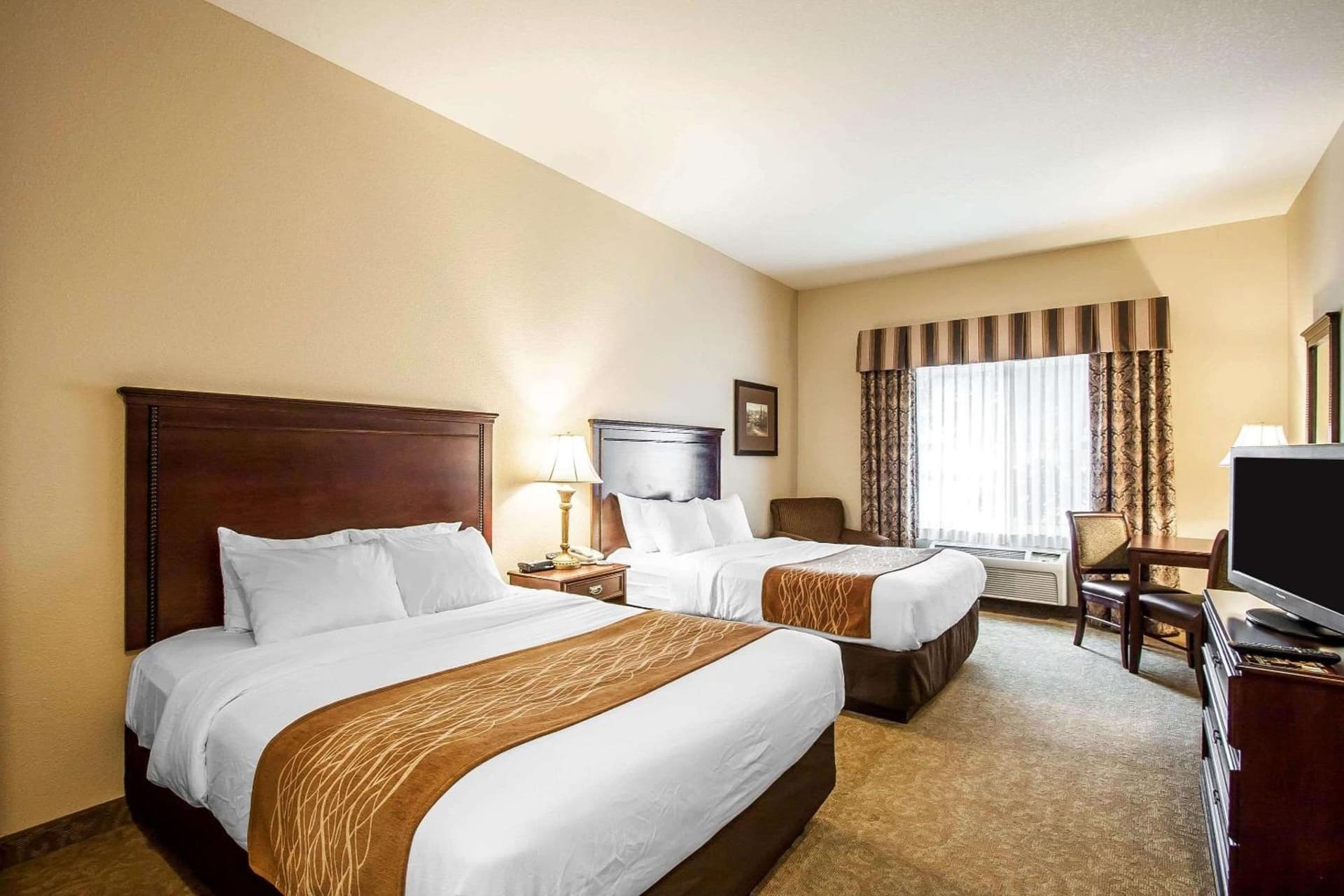 Comfort Inn & Suites McMinnville Wine Country gallery photo in McMinnville, OR — image 7