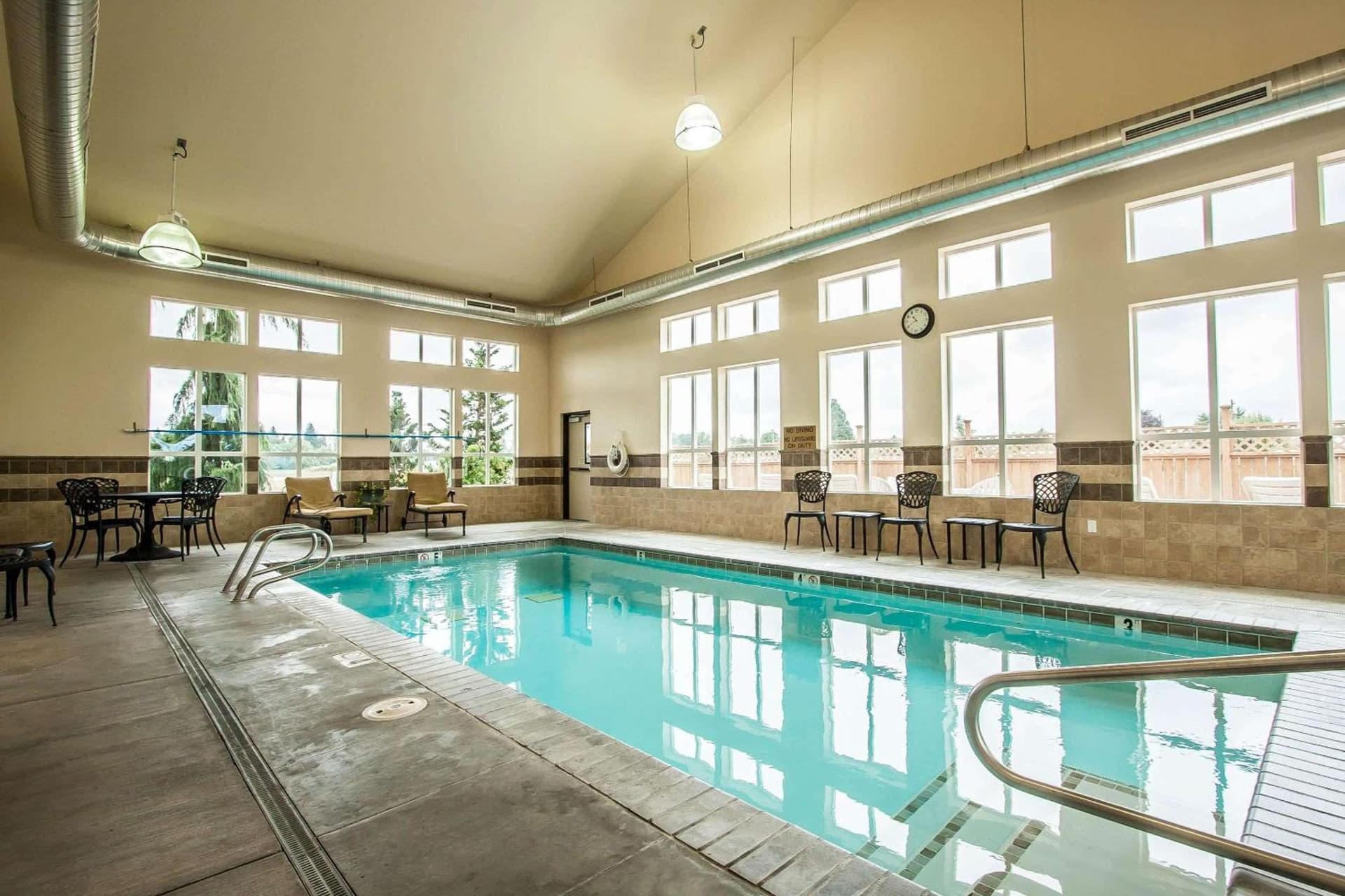 Comfort Inn & Suites McMinnville Wine Country interior in McMinnville, OR — gallery photo 2