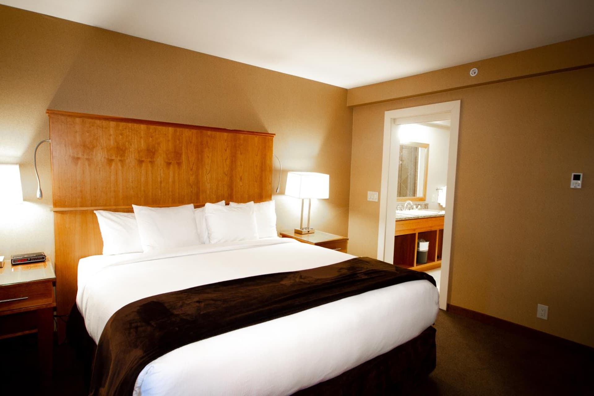Mirabeau Park Hotel property views in Spokane Valley, WA — gallery photo 3