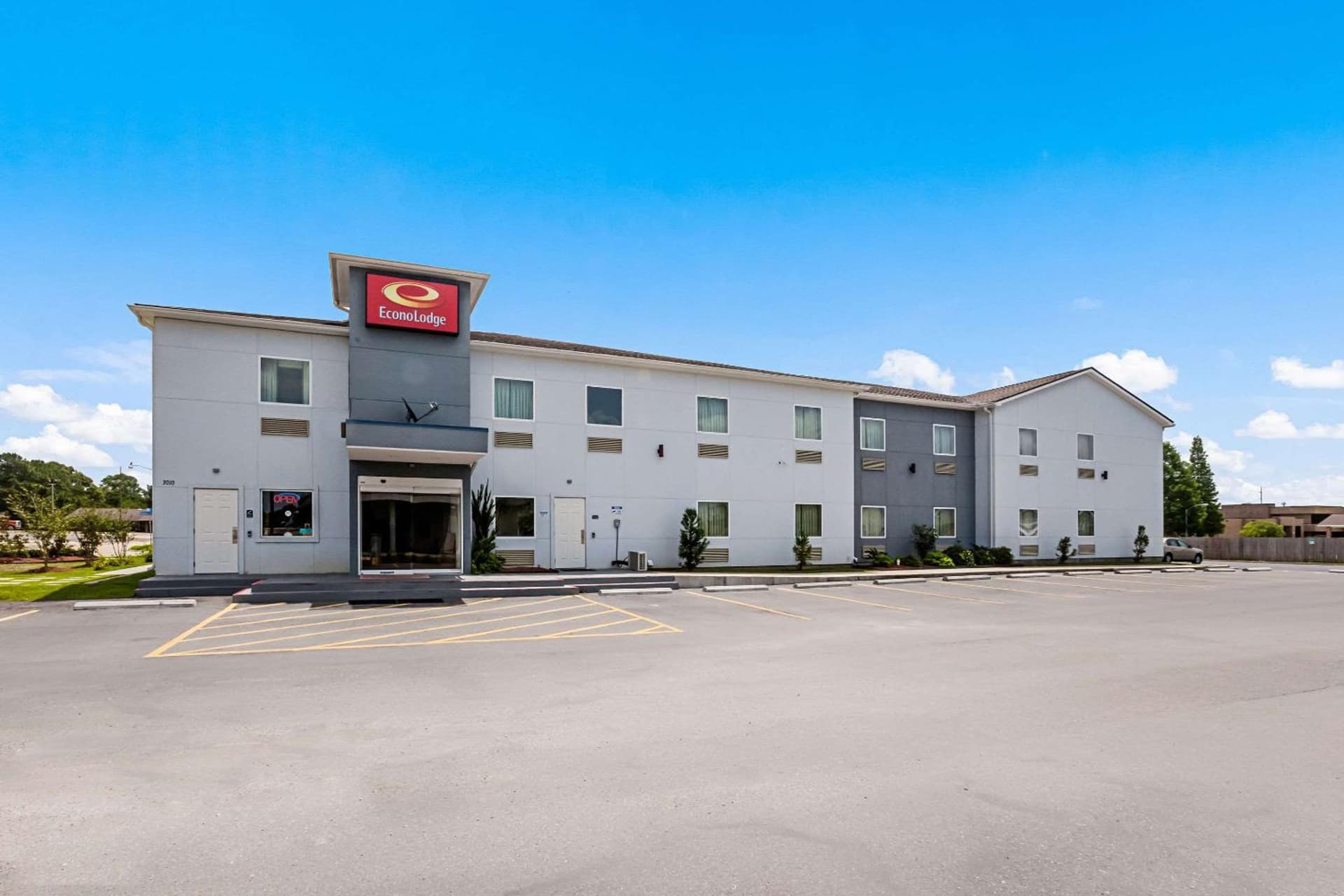 Econo Lodge Baton Rouge University Area interior in Baton Rouge, LA — gallery photo 2