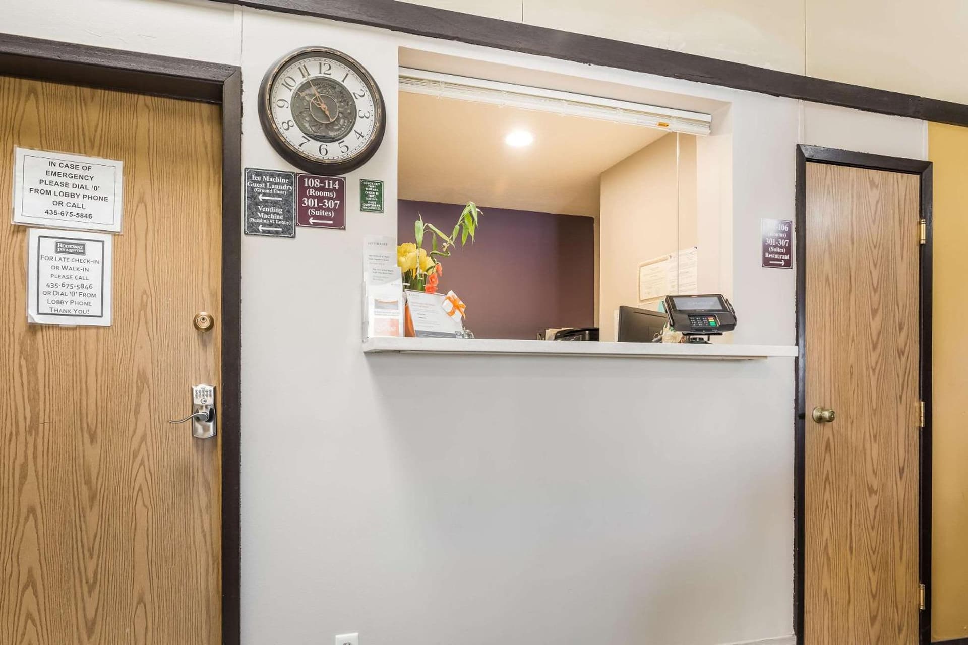 Rodeway Inn & Suites Big Water - Antelope Canyon interior in Big Water, UT — gallery photo 2