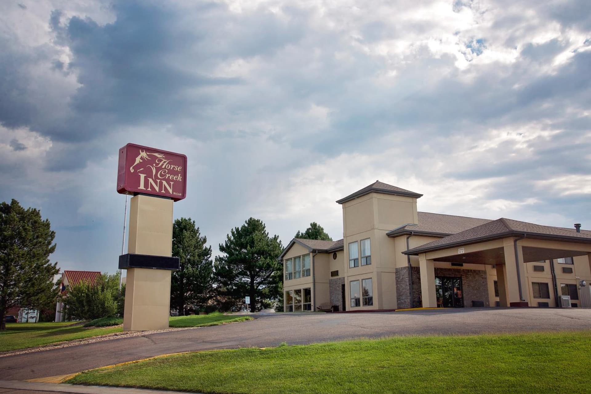 Horse Creek Inn featured exterior or lobby in McCook, NE — similar hotel