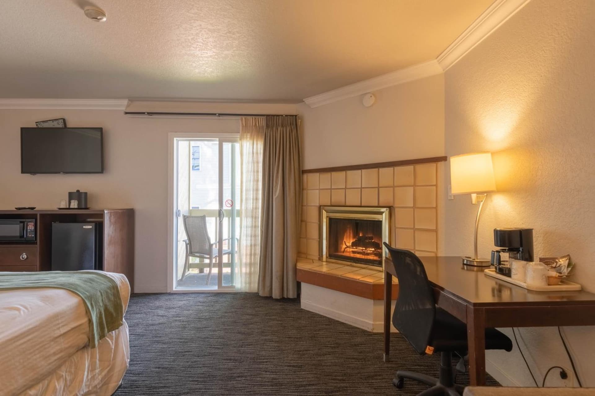 Cannery Row Inn property views in Monterey, CA — gallery photo 3