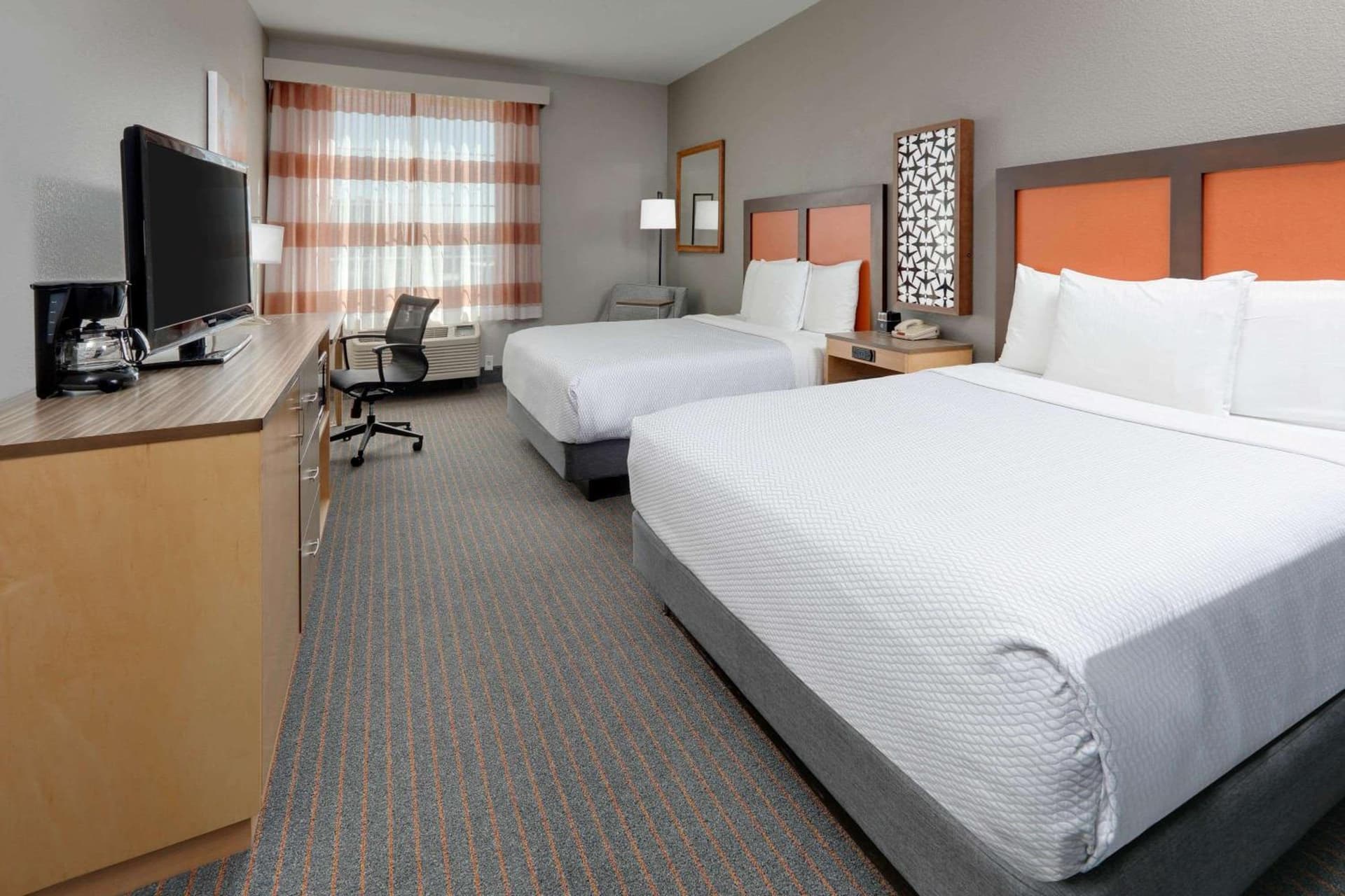La Quinta by Wyndham Dallas Love Field gallery photo in Dallas, TX — image 4