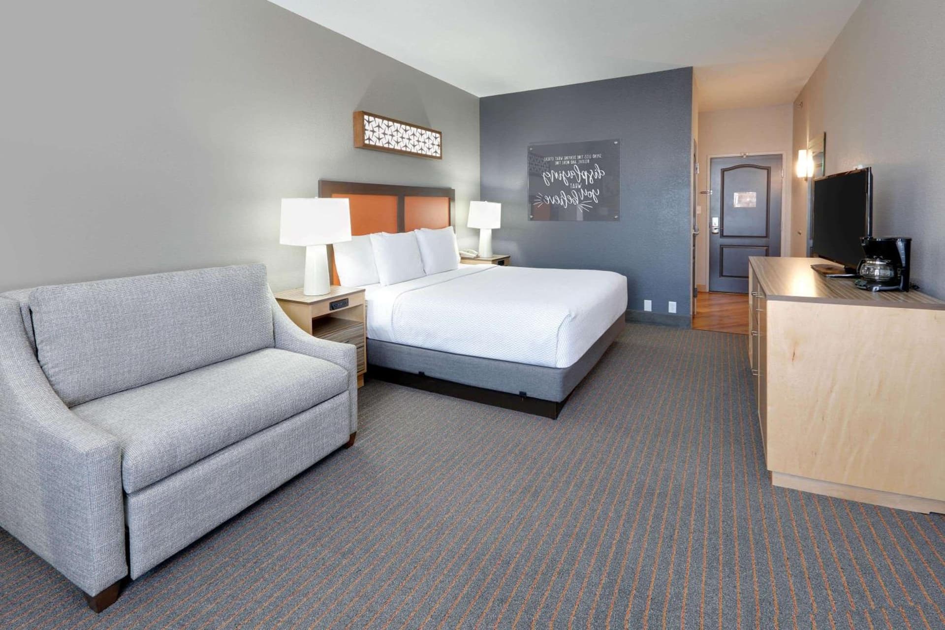 La Quinta by Wyndham Dallas Love Field gallery photo in Dallas, TX — image 8