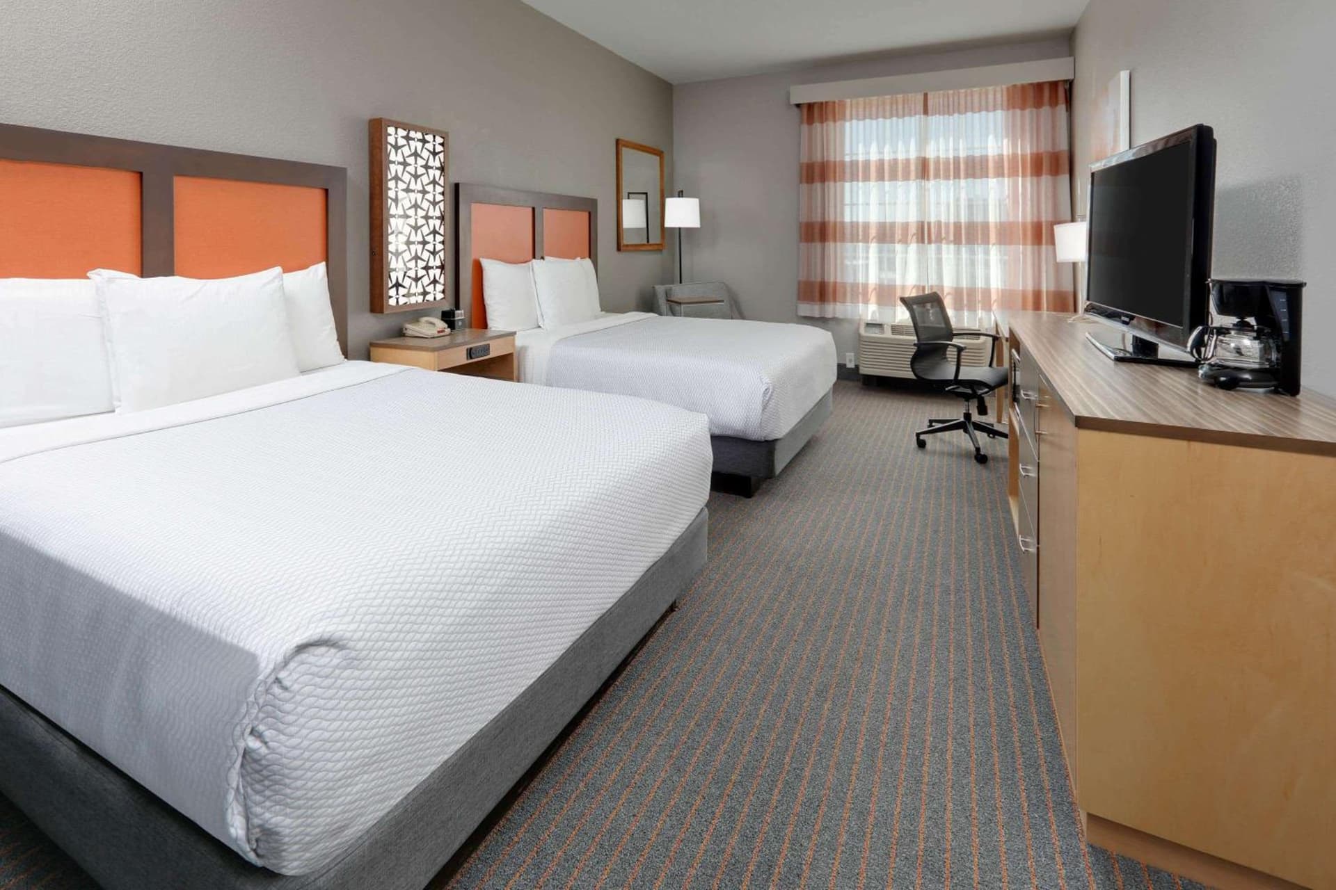 La Quinta by Wyndham Dallas Love Field gallery photo in Dallas, TX — image 12