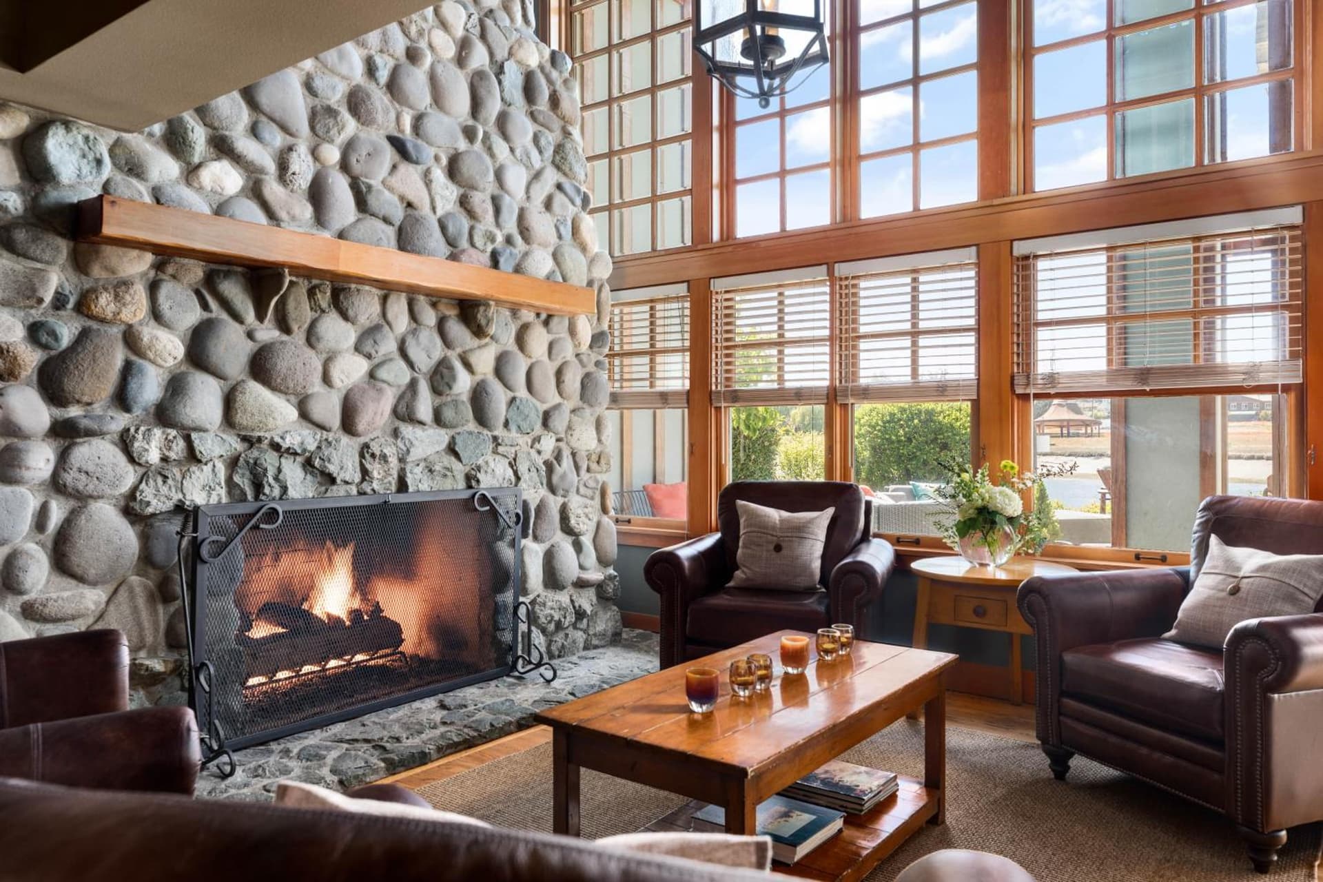 La Conner Channel Lodge interior in La Conner, WA — gallery photo 2