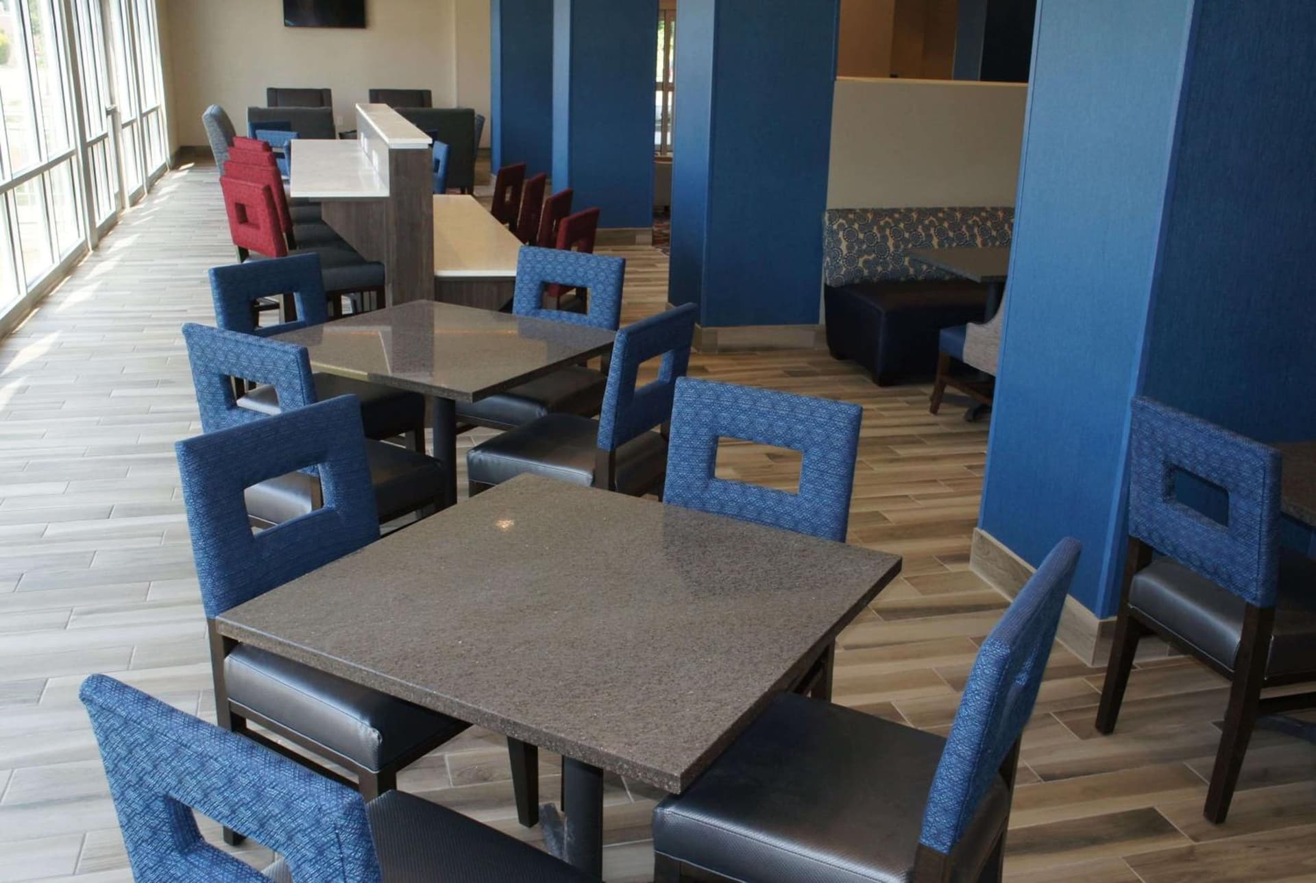 La Quinta Inn and Suites by Wyndham Bloomington gallery photo in Bloomington, IN — image 24