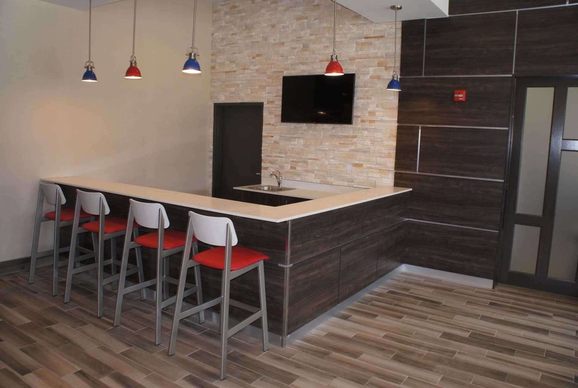 La Quinta Inn and Suites by Wyndham Bloomington gallery photo in Bloomington, IN — image 45