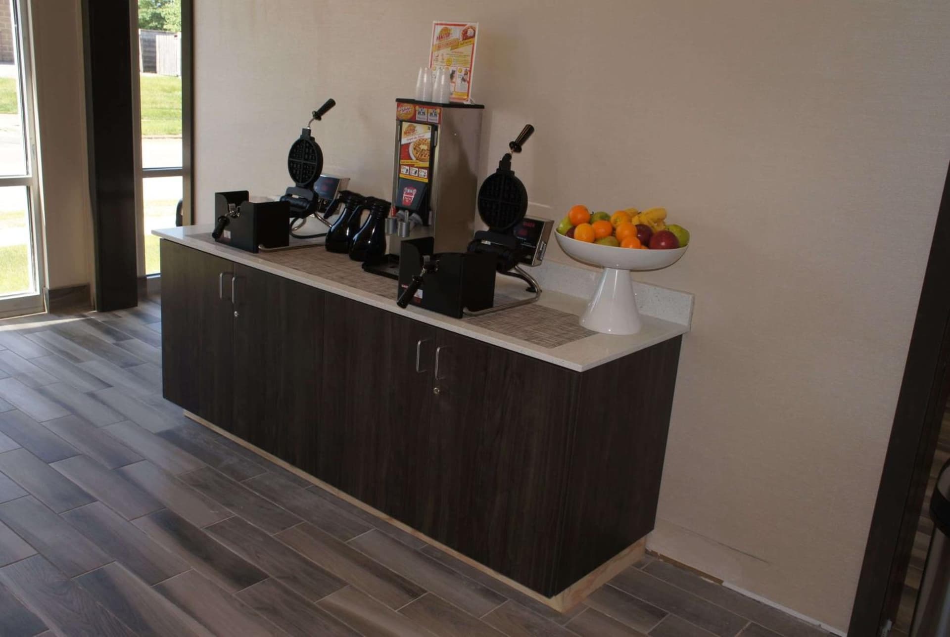La Quinta Inn and Suites by Wyndham Bloomington gallery photo in Bloomington, IN — image 21