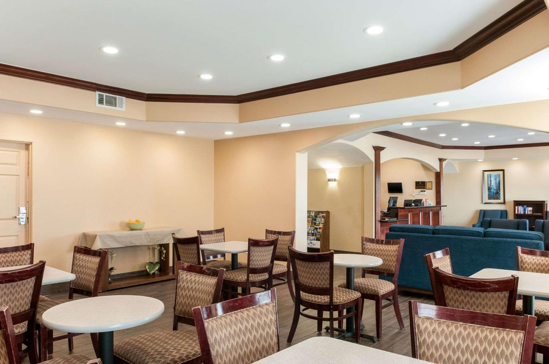 Quality Inn & Suites Houma gallery photo in Houma, LA — image 7