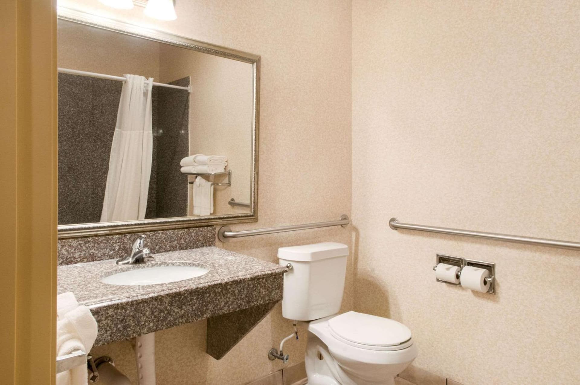 Quality Inn & Suites Houma gallery photo in Houma, LA — image 36