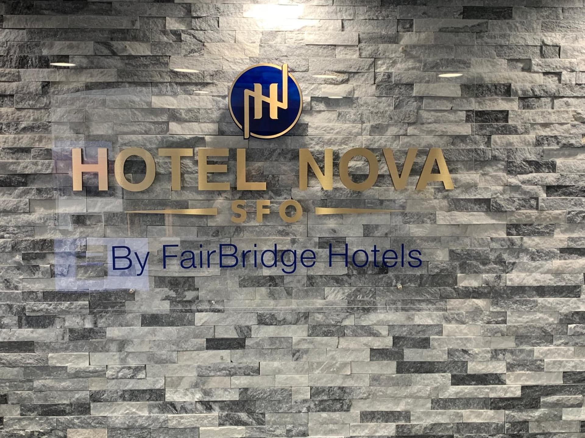 Hotel Nova SFO interior in South San Francisco, CA — gallery photo 2