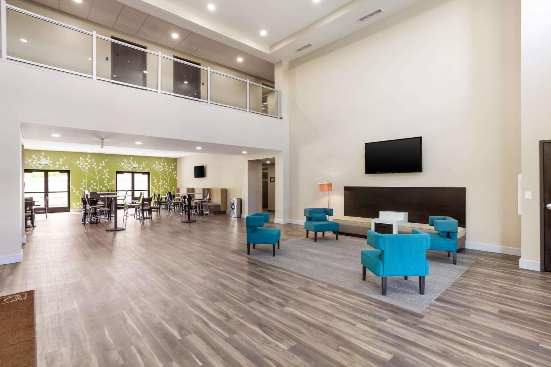 MainStay Suites Logan Ohio-Hocking Hills interior in Logan, OH — gallery photo 2
