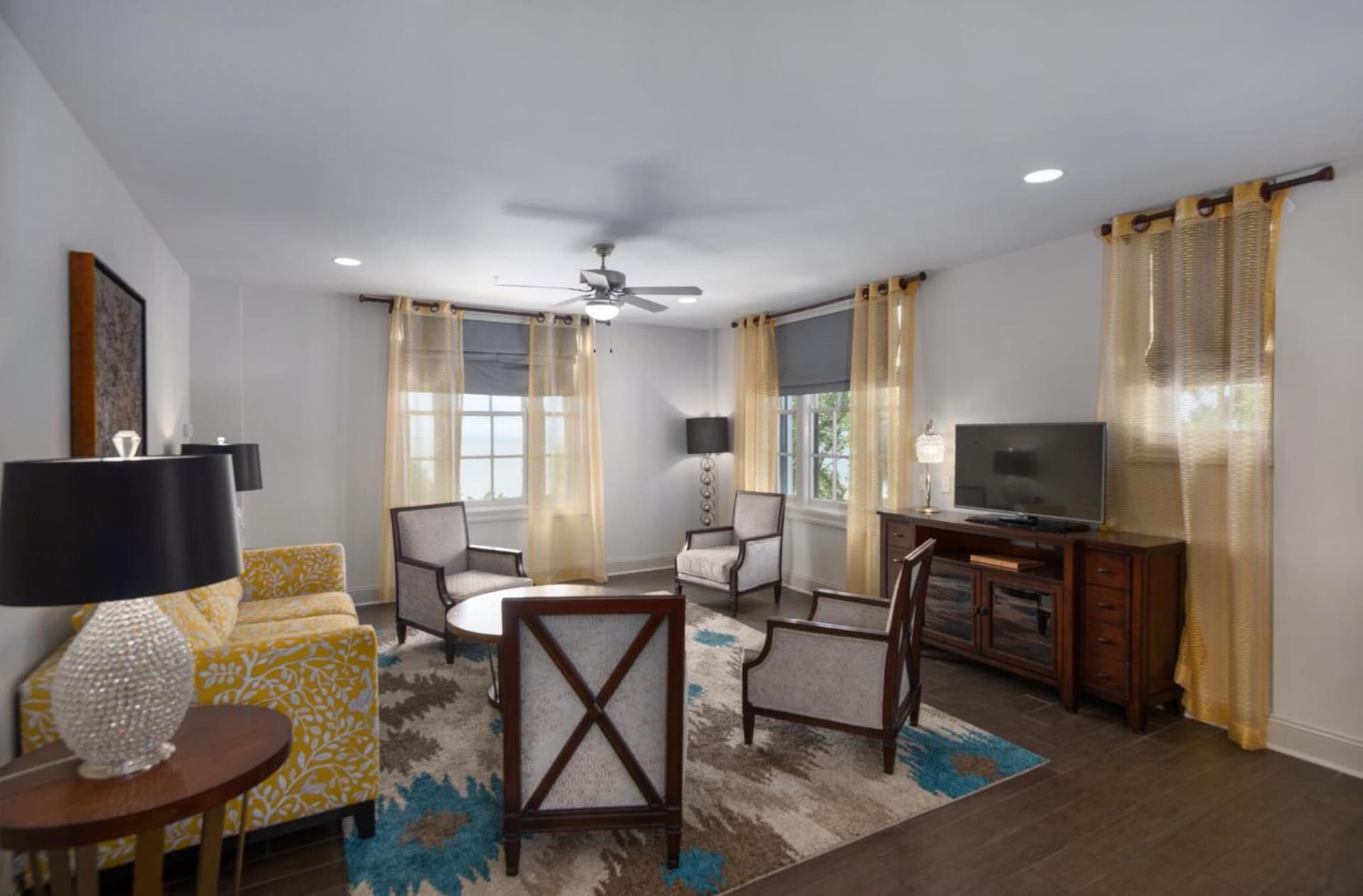 White House Hotel gallery photo in Biloxi, MS — image 41