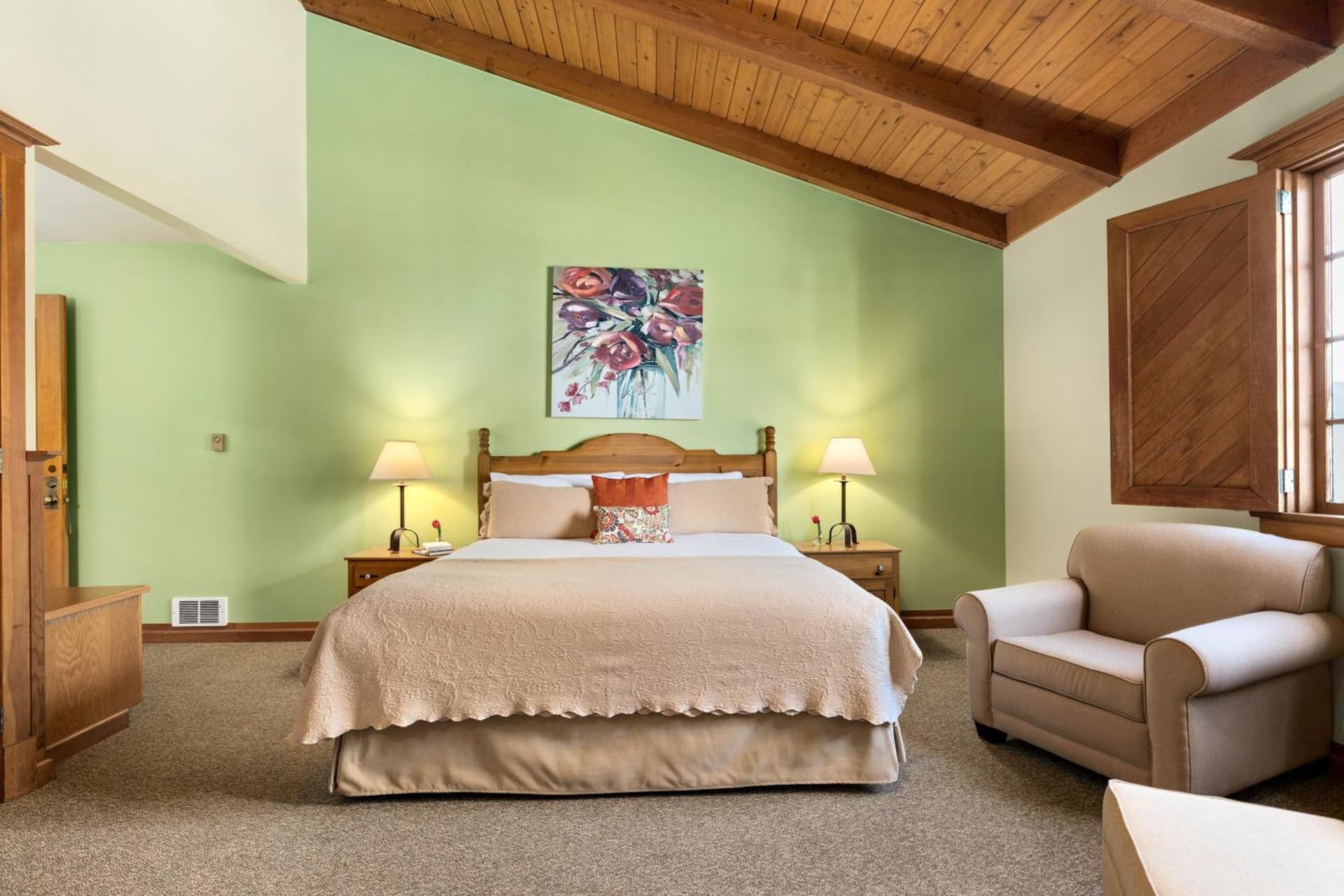 The La Conner Inn interior in La Conner, WA — gallery photo 2