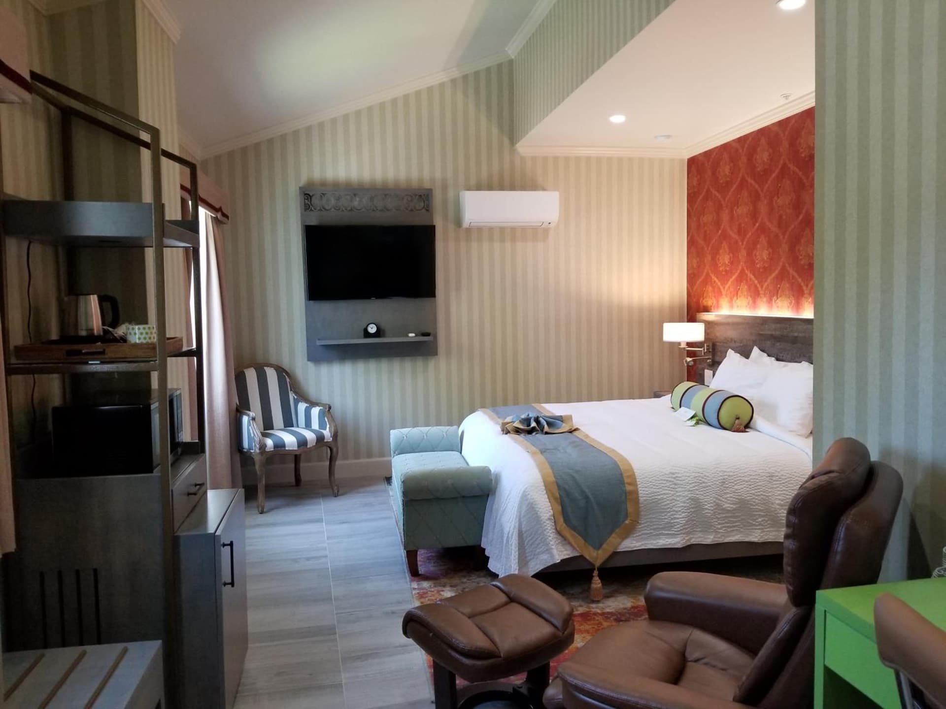 SenS Hotel & Vanne Bistro Berkeley interior in Berkeley, CA — gallery photo 2