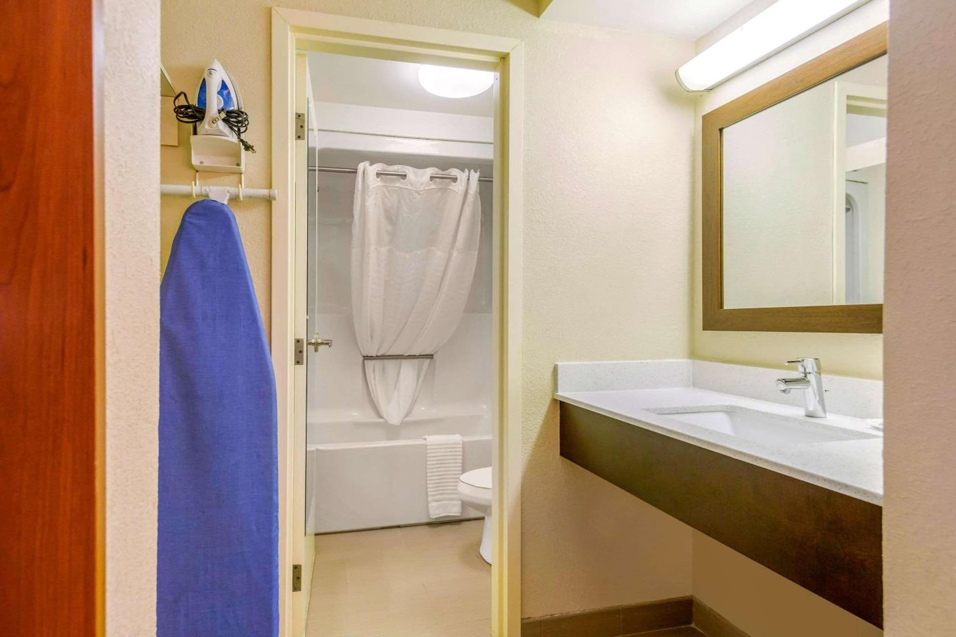 Quality Inn & Suites Olde Town gallery photo in Portsmouth, VA — image 24