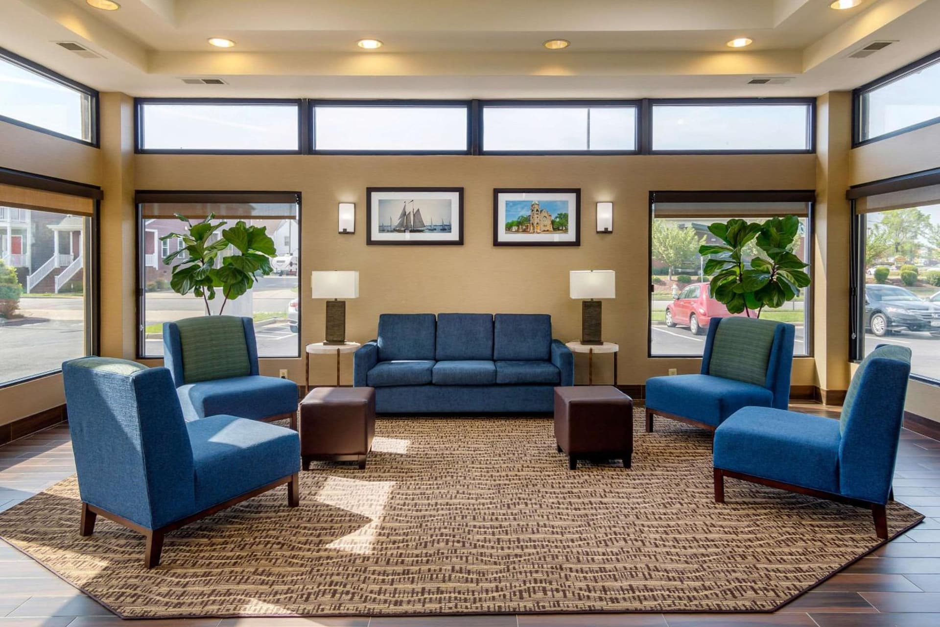 Quality Inn & Suites Olde Town property views in Portsmouth, VA — gallery photo 3