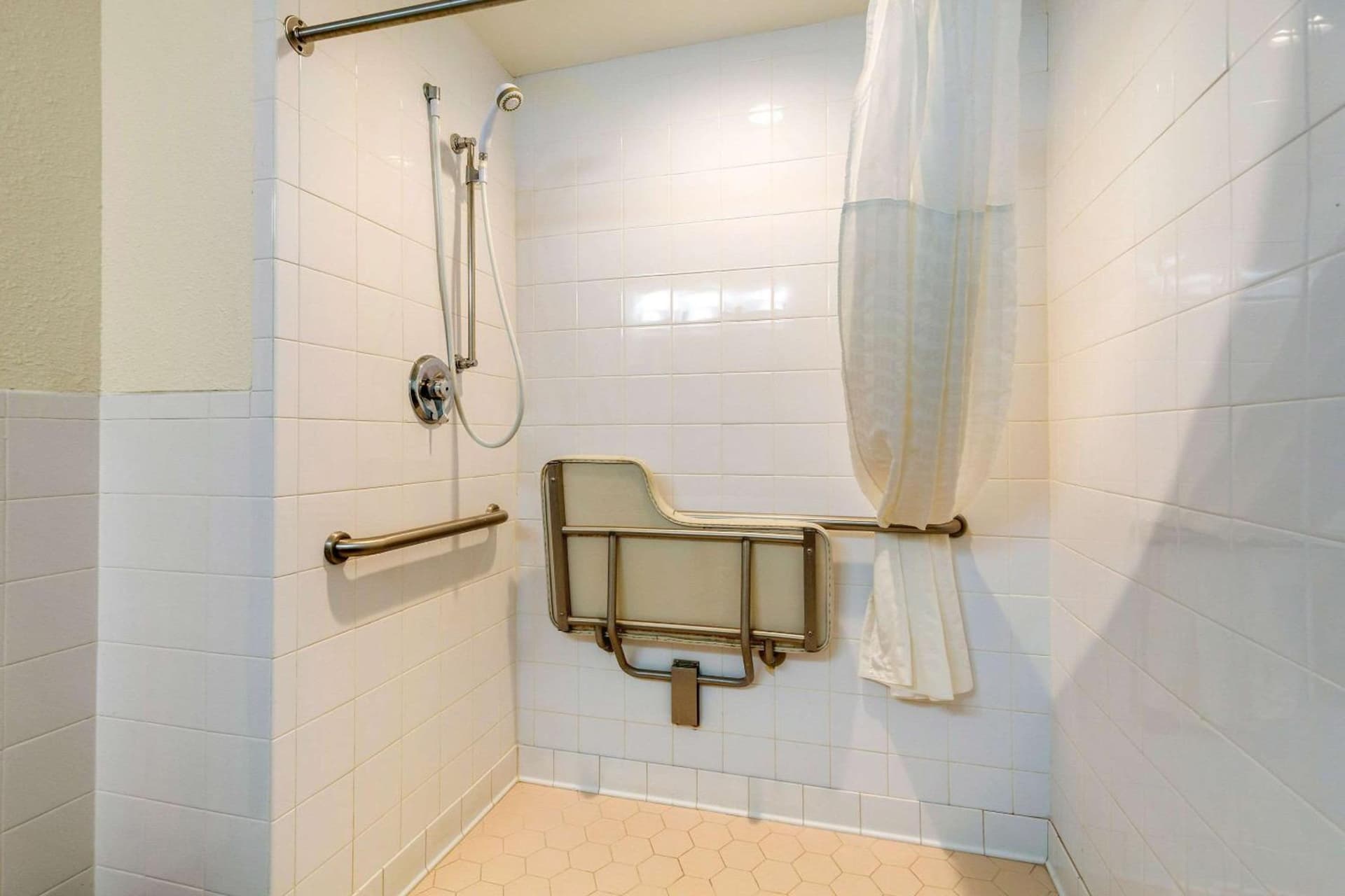 Quality Inn & Suites Olde Town gallery photo in Portsmouth, VA — image 4