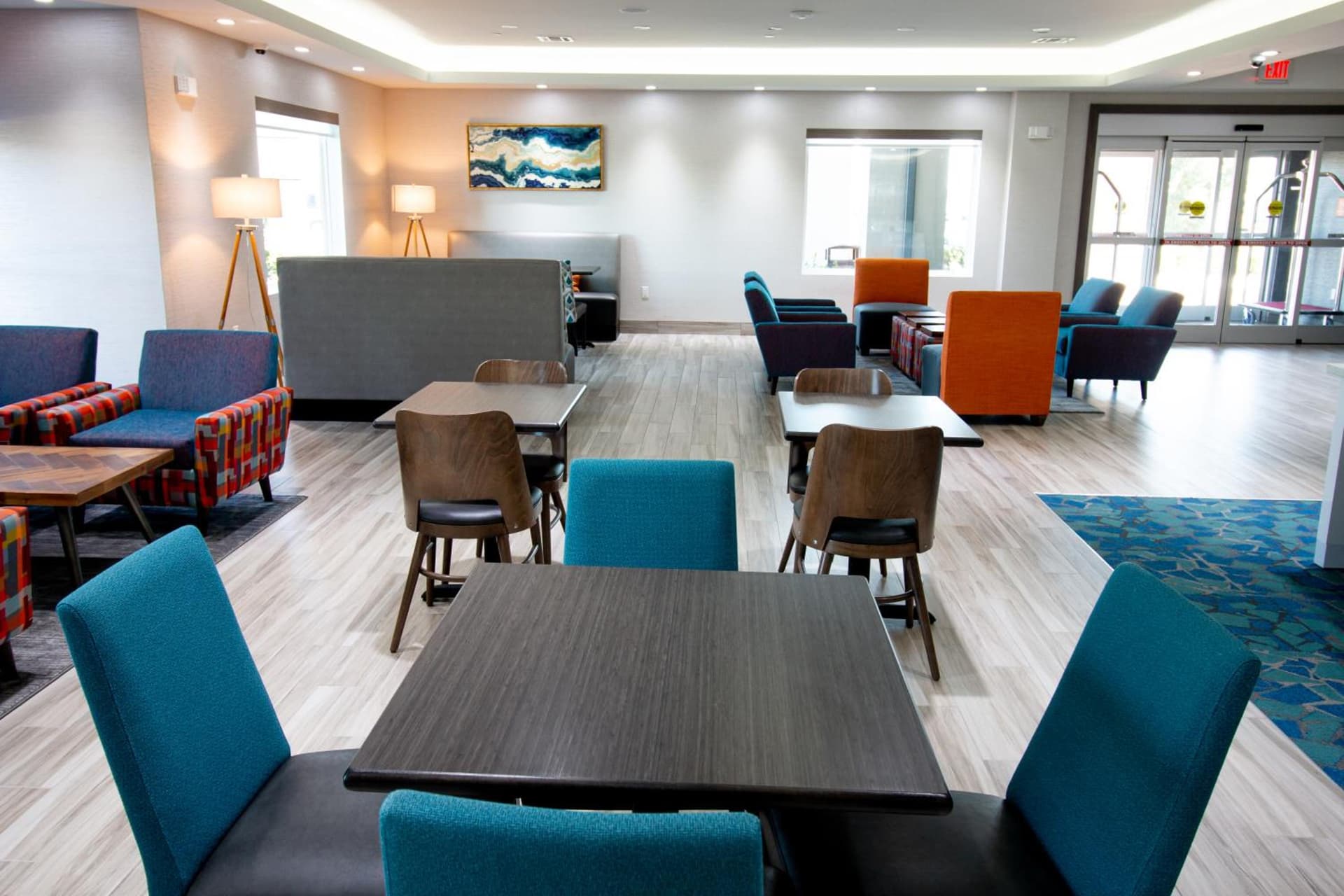 HOTEL PRYOR interior in Pryor, OK — gallery photo 2