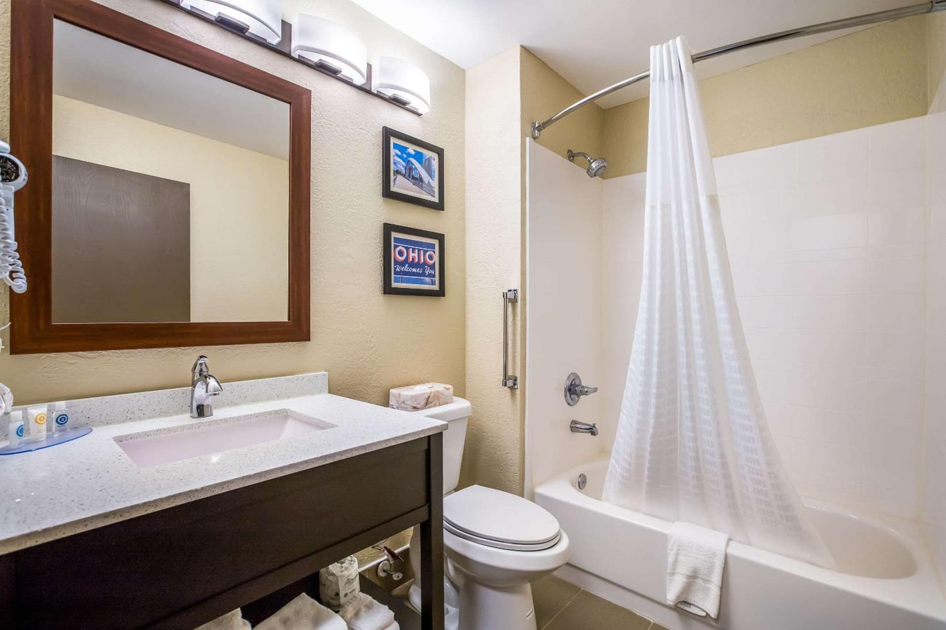 Comfort Inn & Suites Fairborn near Wright Patterson AFB gallery photo in Fairborn, OH — image 64
