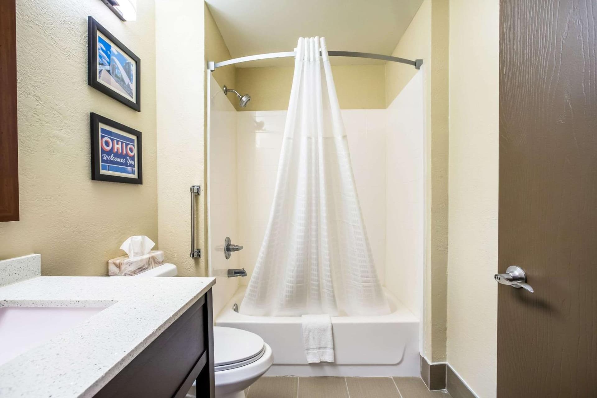 Comfort Inn & Suites Fairborn near Wright Patterson AFB gallery photo in Fairborn, OH — image 32